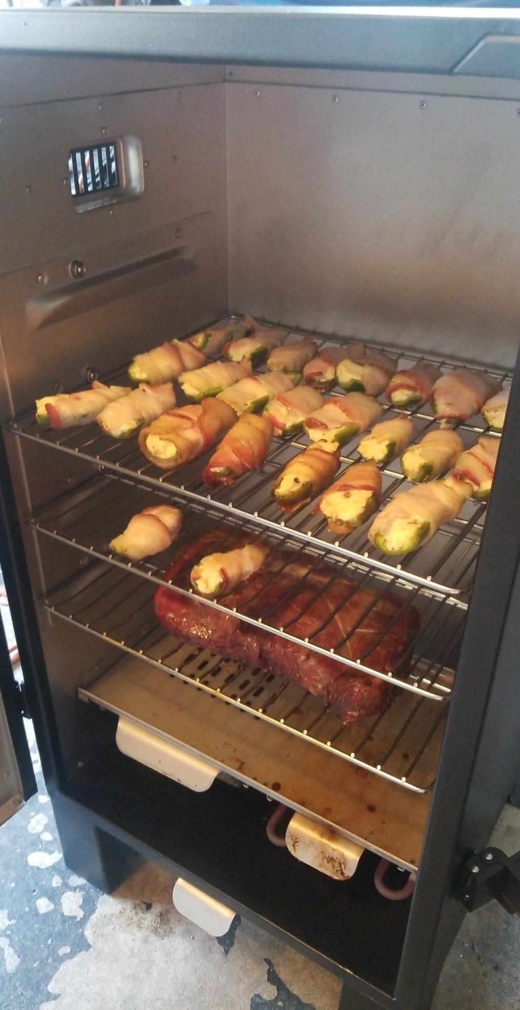 Charbroil Analog Electric Smoker, Black - 18202077 customer photo 1