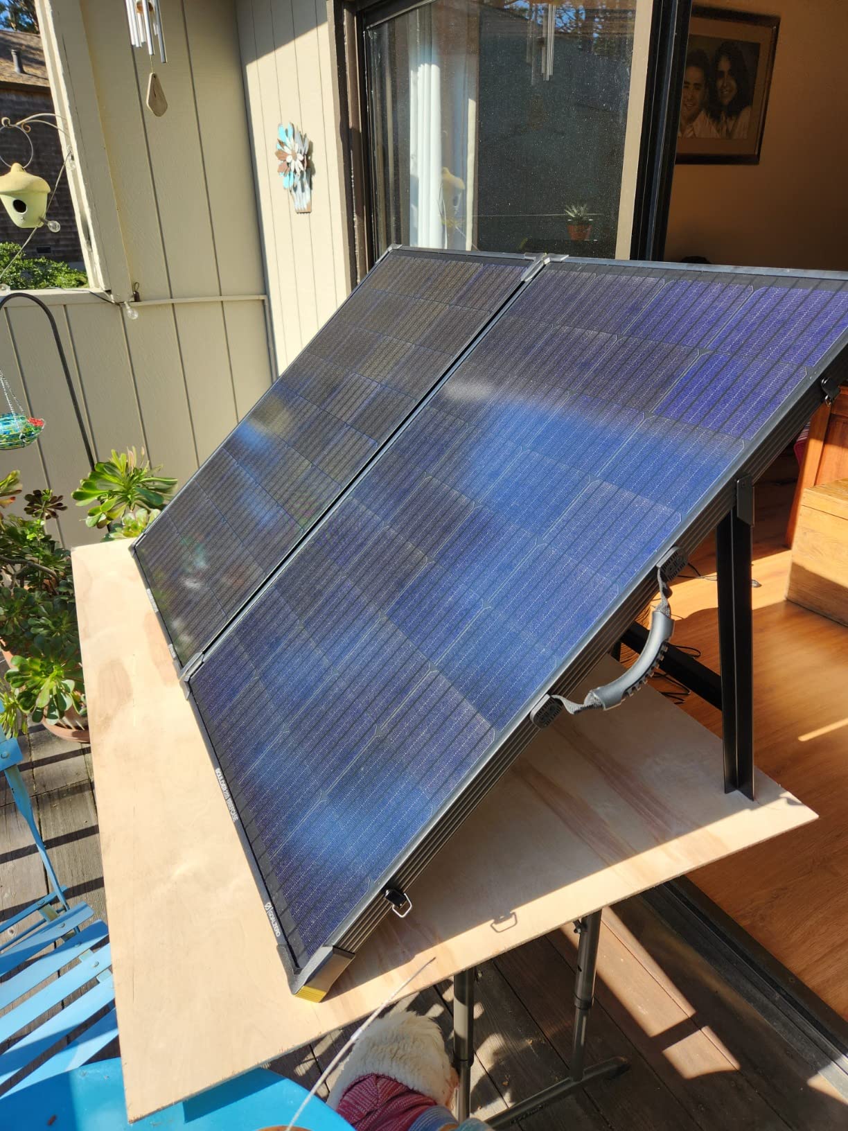 Goal Zero Boulder 200 Briefcase, 200-Watt Monocrystalline Solar Panel with Kickstand customer photo 1