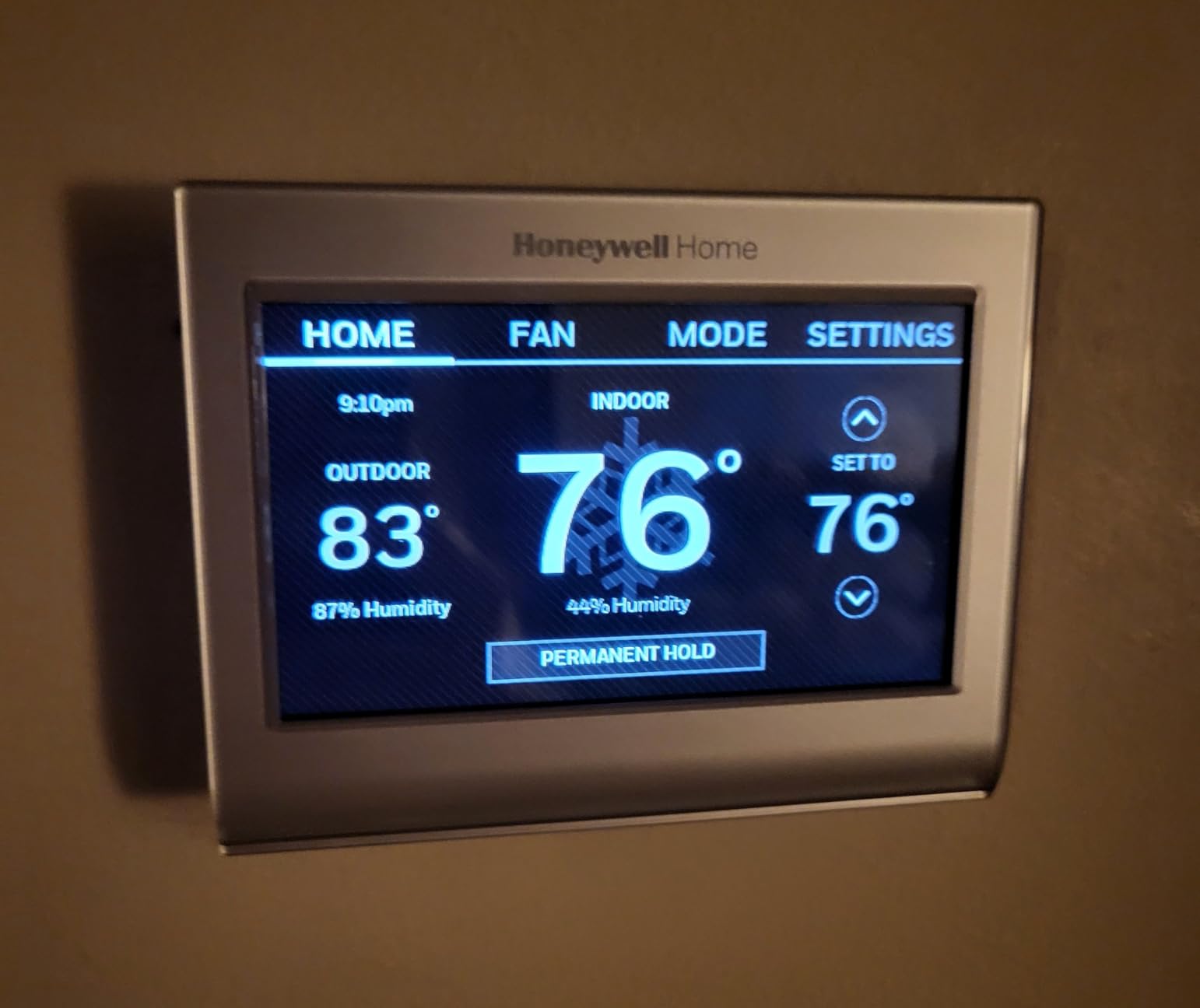 Honeywell Home RTH9585WF Wi-Fi Smart Color Thermostat, 7 Day Programmable, Touch Screen, Energy Star, Alexa Ready, C-Wire Required, Not Compatible with Line Volt Heating Gray customer photo 2