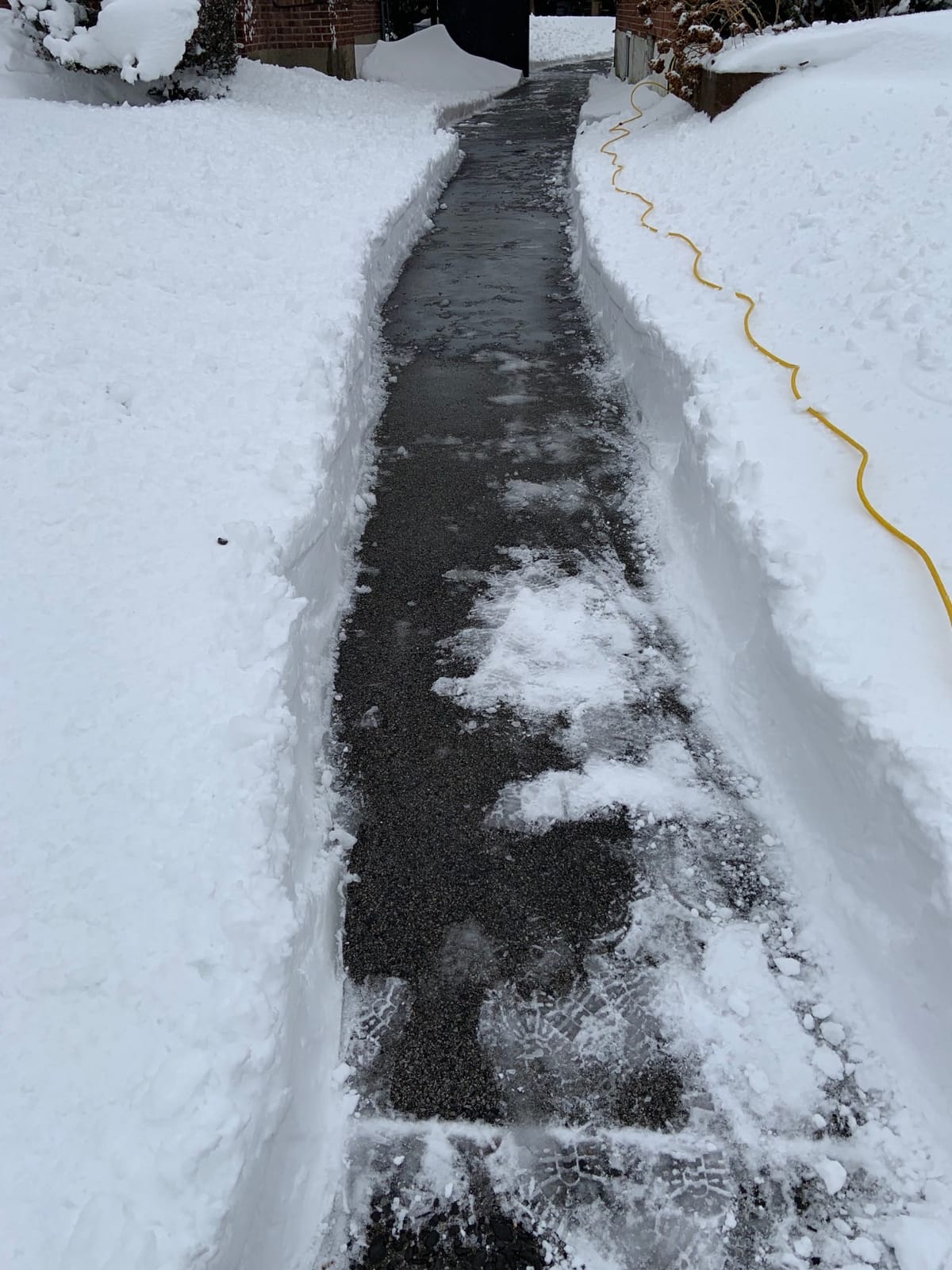 Snow Joe Corded Electric Snow Blower, 22 Clearing Path, Dual LEDs, SJ627E customer photo 1