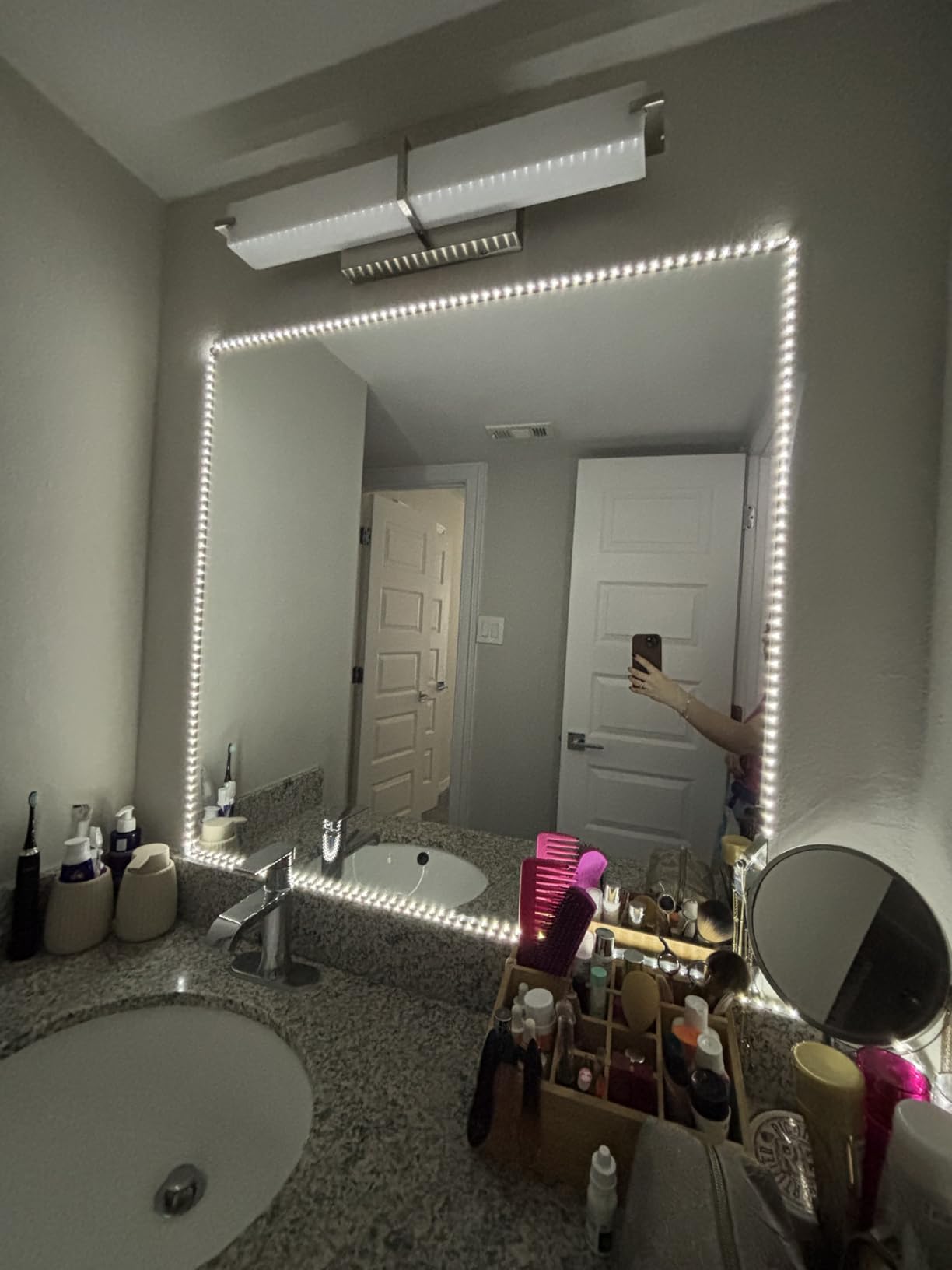 Led Vanity Mirror Lights Kit, ViLSOM 13ft/4M 240 LEDs Make-up Vanity Mirror customer photo 1
