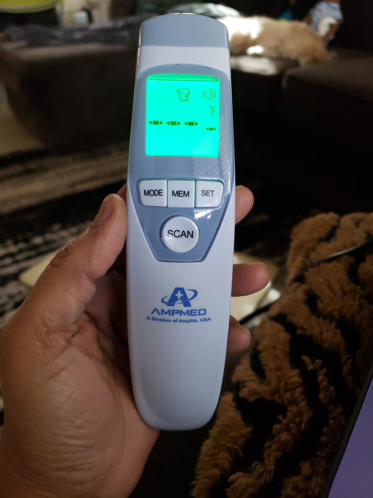 Medical Grade No-Touch Forehead Thermometer customer photo 1