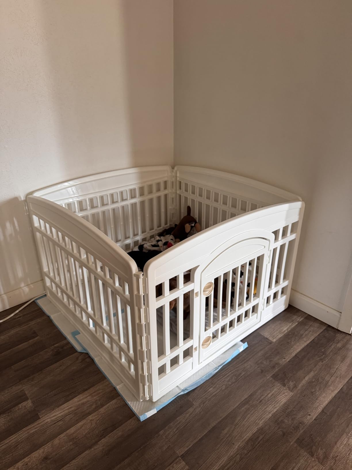 IRIS USA 4-Panel Dog Playpen, Pet Enclosure, White customer photo 2