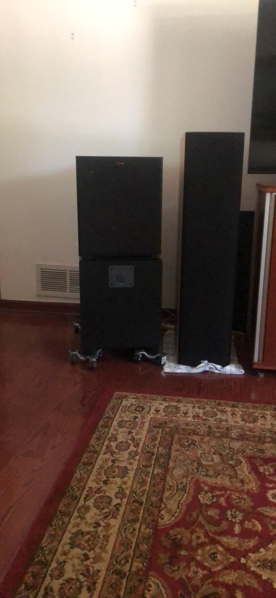 Klipsch R-120SW Subwoofer, Black customer photo 2