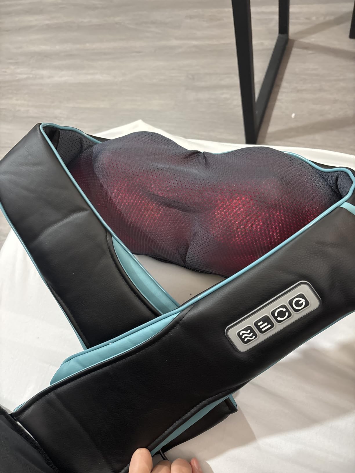MagicMakers Shiatsu Neck Massager with Heat for Pain Relief Deep Tissue customer photo 1