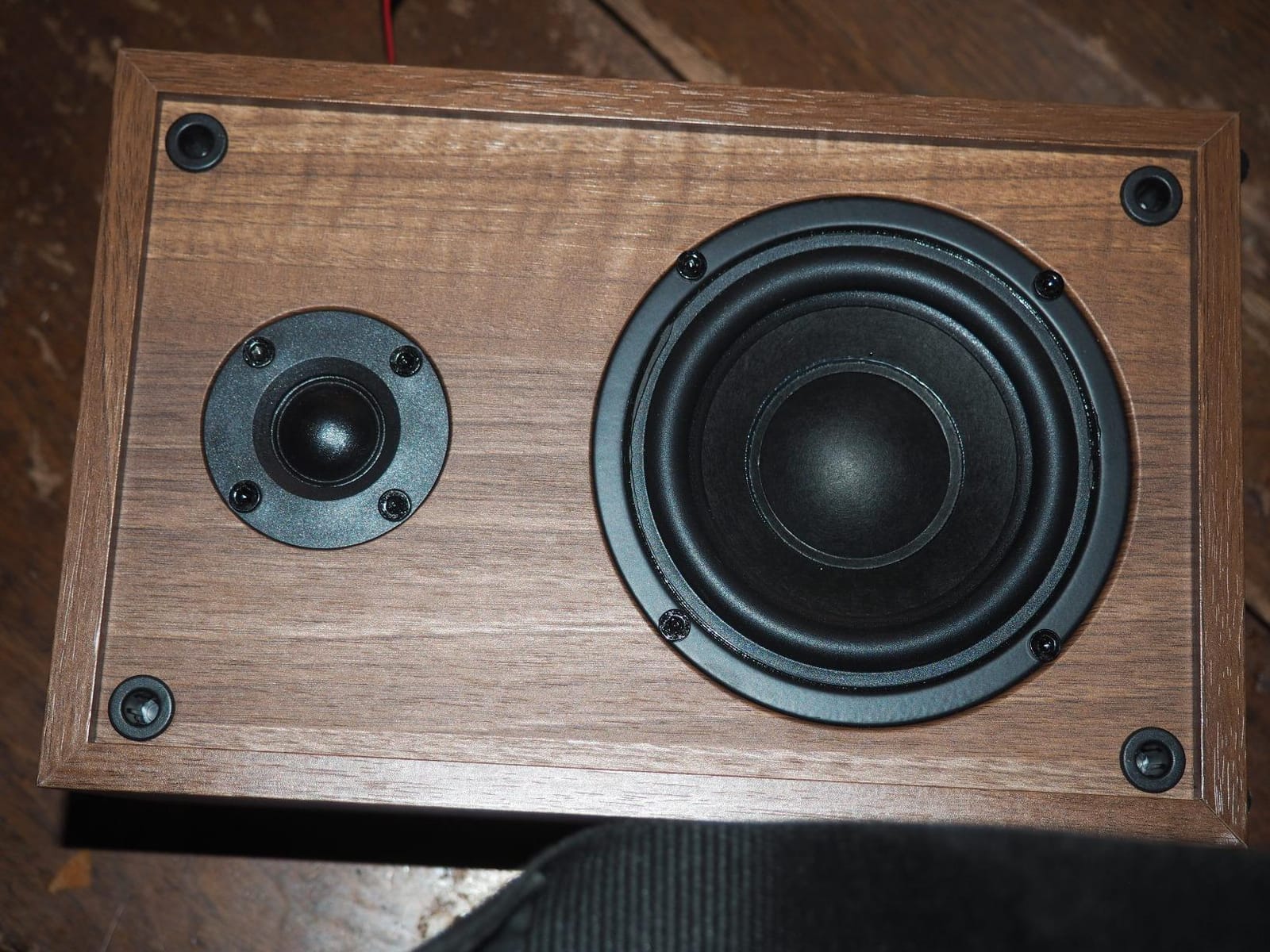 1 BY ONE Bluetooth Turntable HiFi System with 36 Watt Bookshelf Speakers customer photo 1