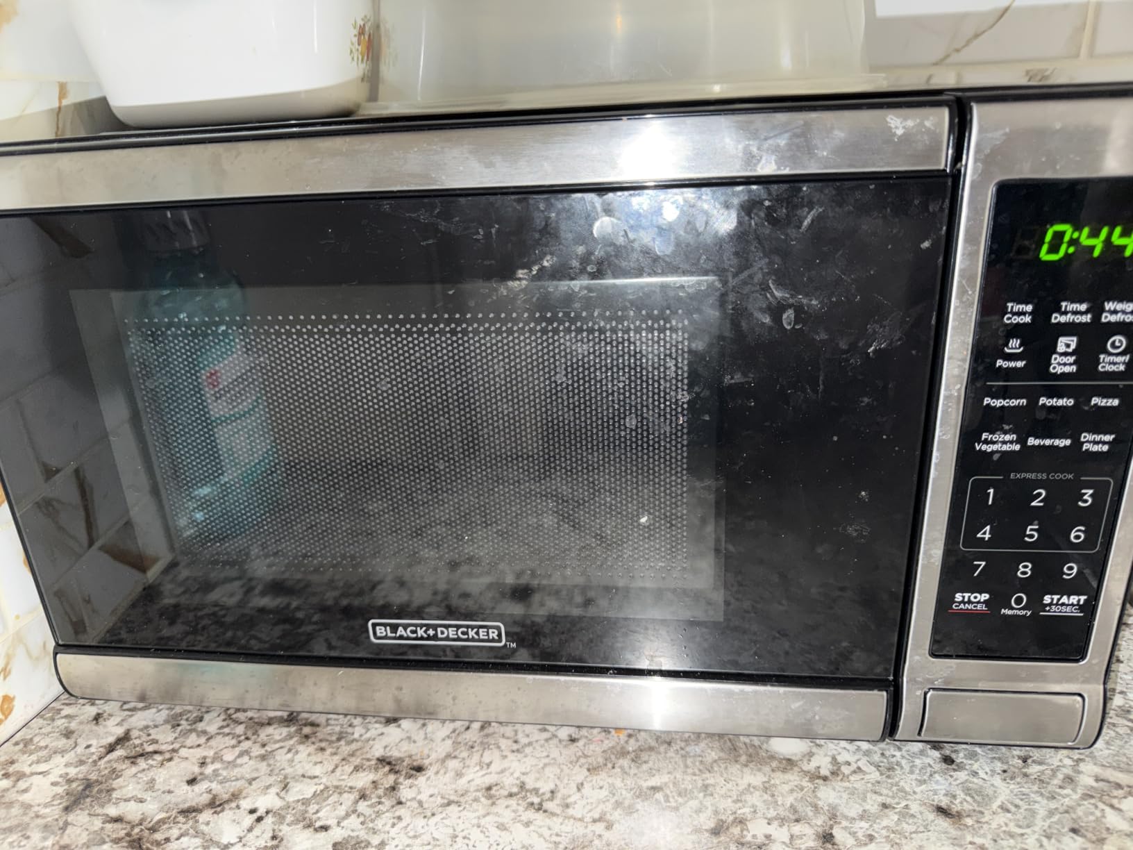 BLACK+DECKER Microwave Oven Countertop, 1.1 Cu.Ft, 1000W, Stainless Steel customer photo 1