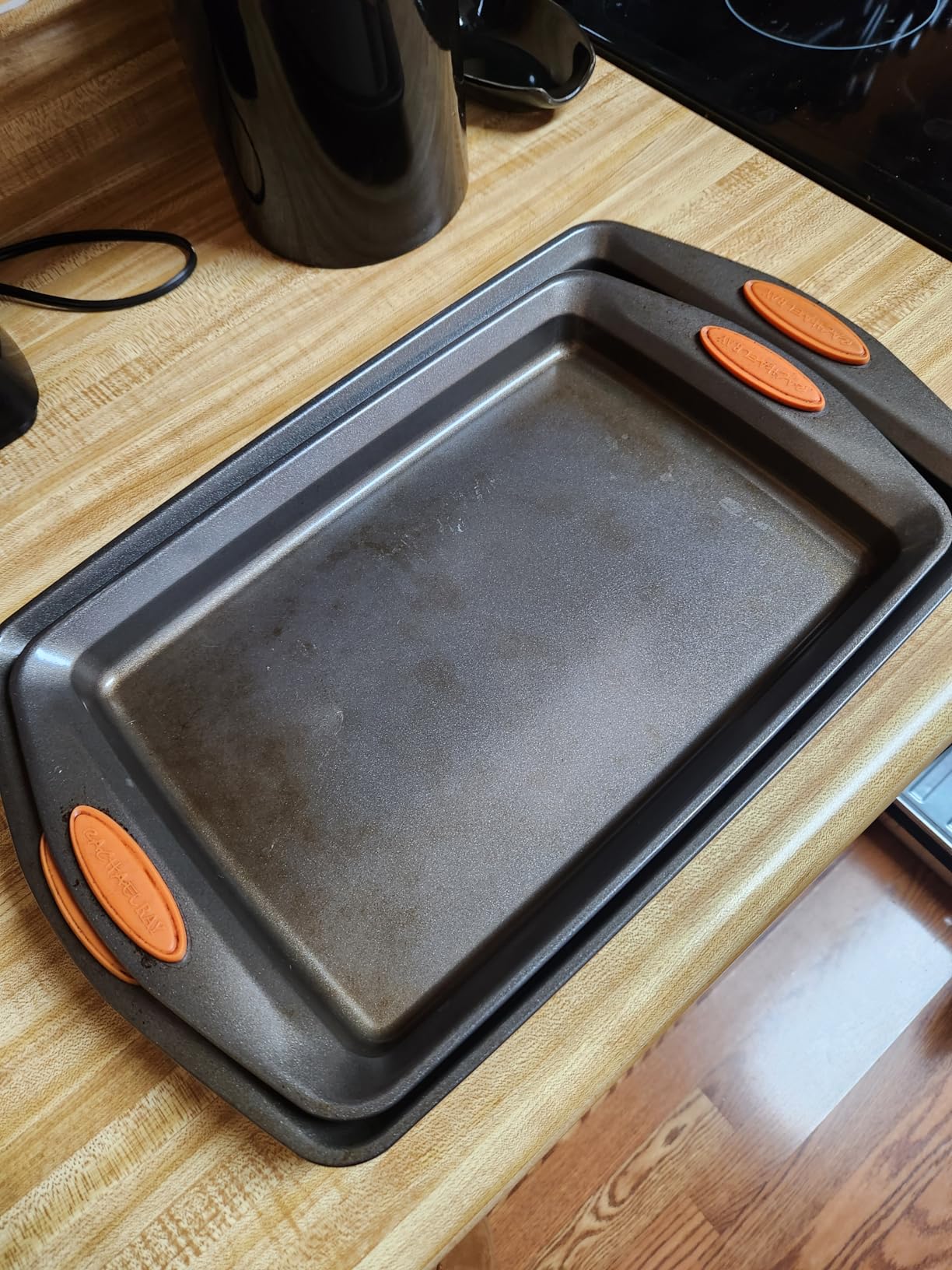 Rachael Ray Bakeware Nonstick Cookie Pan Set, Baking Pans Set, 3 Piece | Easy cleanup, baking sheets non stick, sheet pans for baking, 500°F oven safe, gray with sea salt gray silicone grips customer photo 1