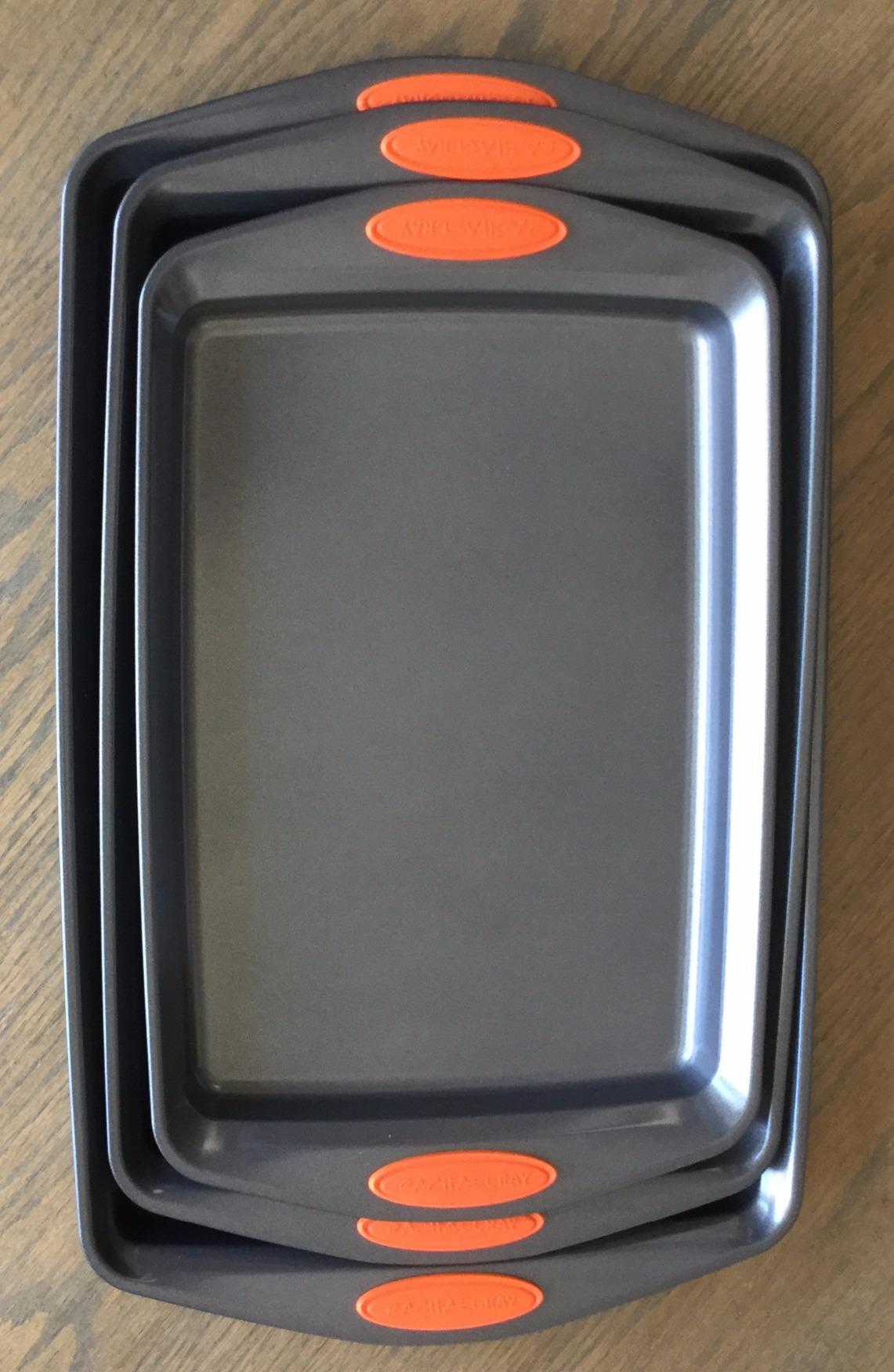Rachael Ray Bakeware Nonstick Cookie Pan Set, Baking Pans Set, 3 Piece | Easy cleanup, baking sheets non stick, sheet pans for baking, 500°F oven safe, gray with sea salt gray silicone grips customer photo 2