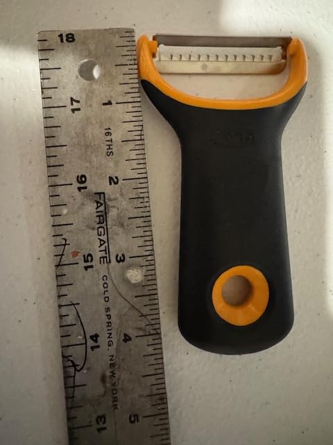 OXO Good Grips Julienne Prep Peeler customer photo 1