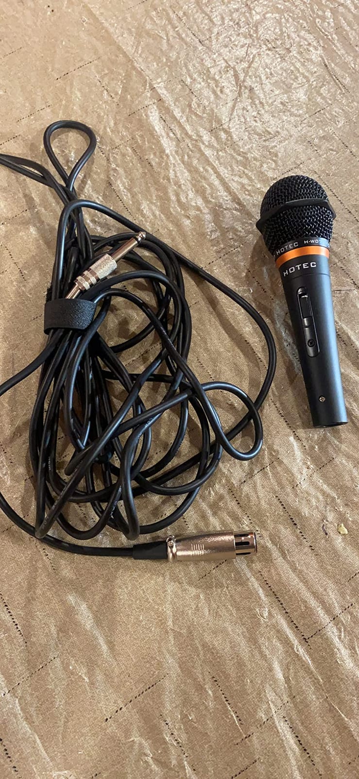 HOTEC Premium Vocal Dynamic Handheld Microphone with 19ft Detachable XLR Cable and ON/Off Switch (Metal Black) (H-W07) customer photo 2