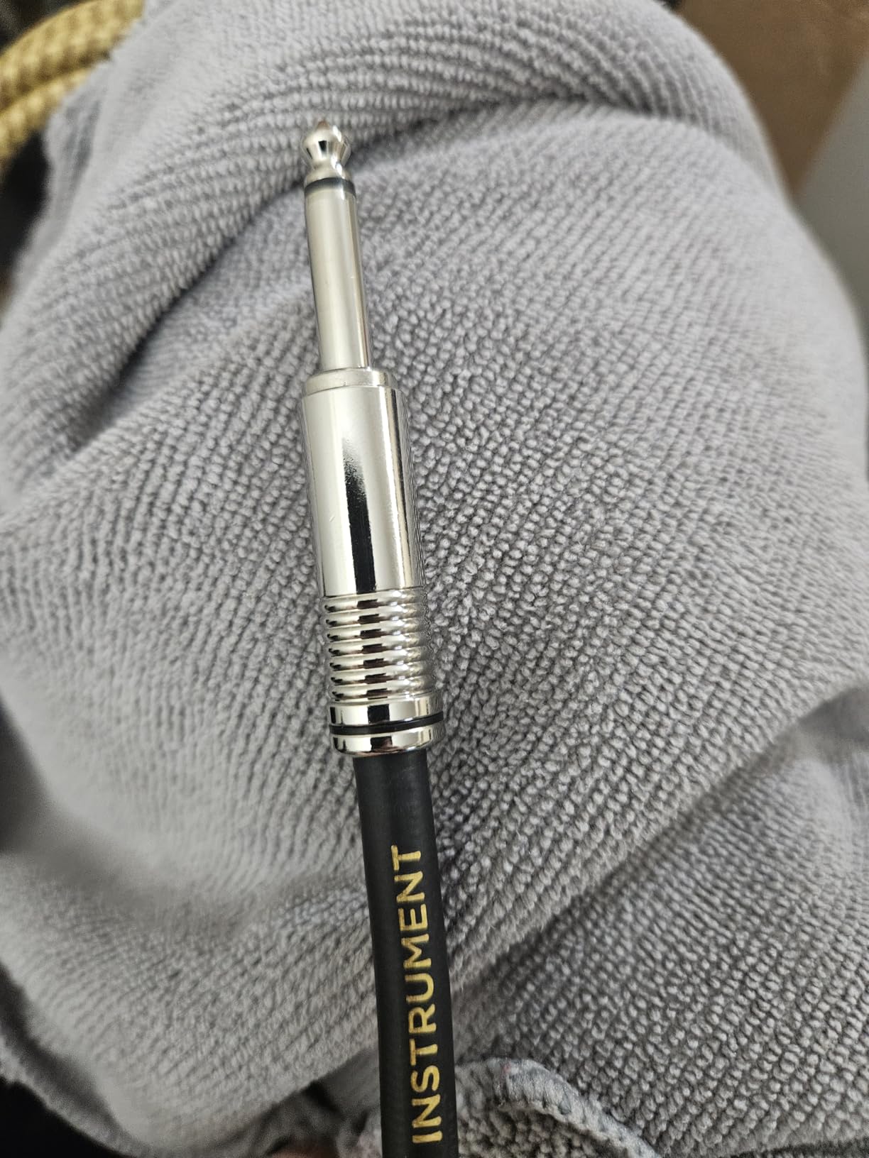 Ernie Ball Braided Instrument Cable, Straight/Angle, 10ft, Black (P06081) customer photo 1