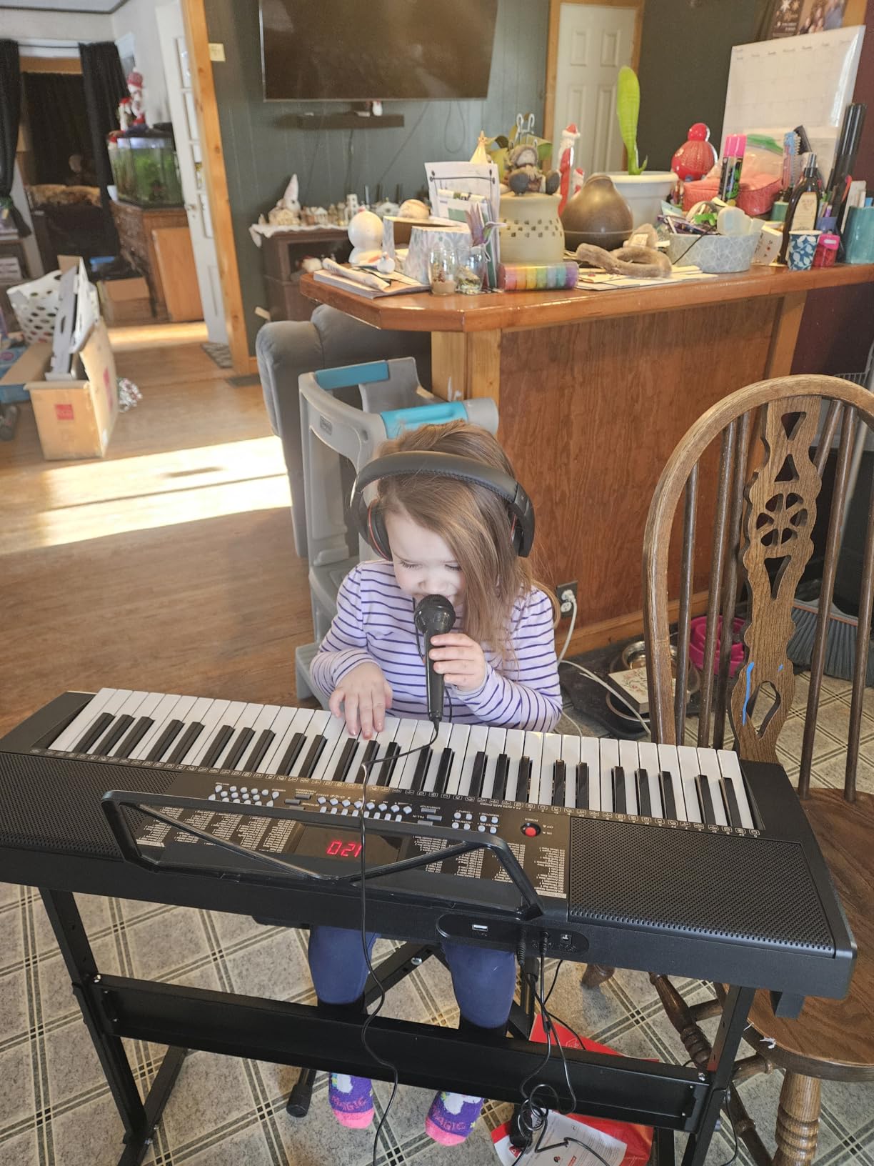 Best Choice Products 61-Key Electronic Keyboard Piano Portable Electric Keyboard Complete Beginner Set w/LED Screen, Stand, Bench, Headphones - Black customer photo 2