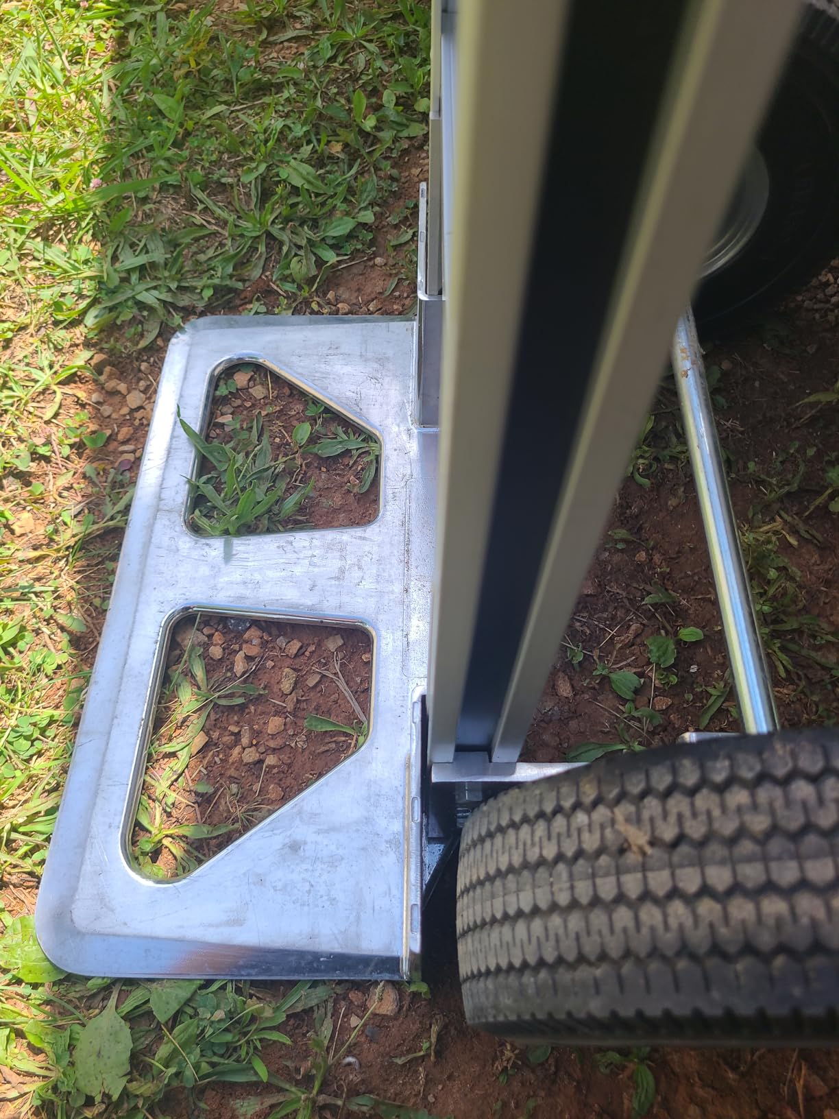 Strongway Aluminum Hand Truck, 600-Lb. Capacity, 10in. Polyurethane Tires customer photo 2