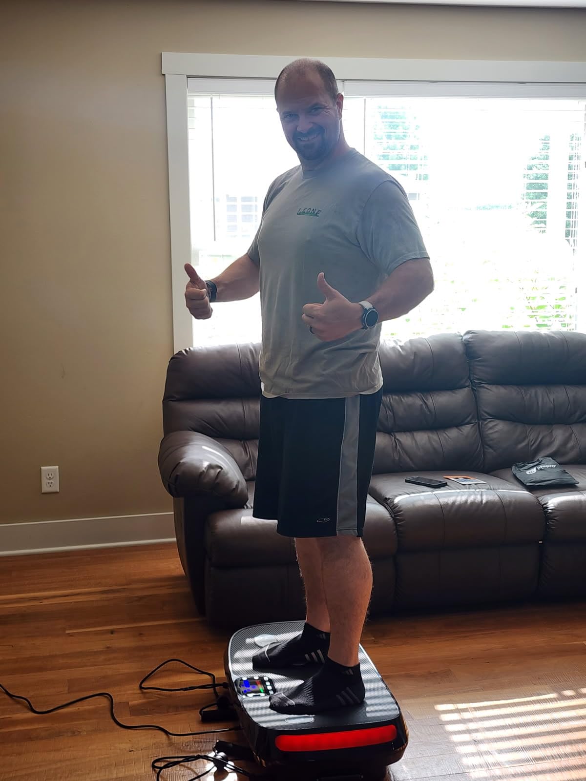 Lifepro Rumblex 4D Vibration Plate Exercise Machine with 7 Training Modes customer photo 2