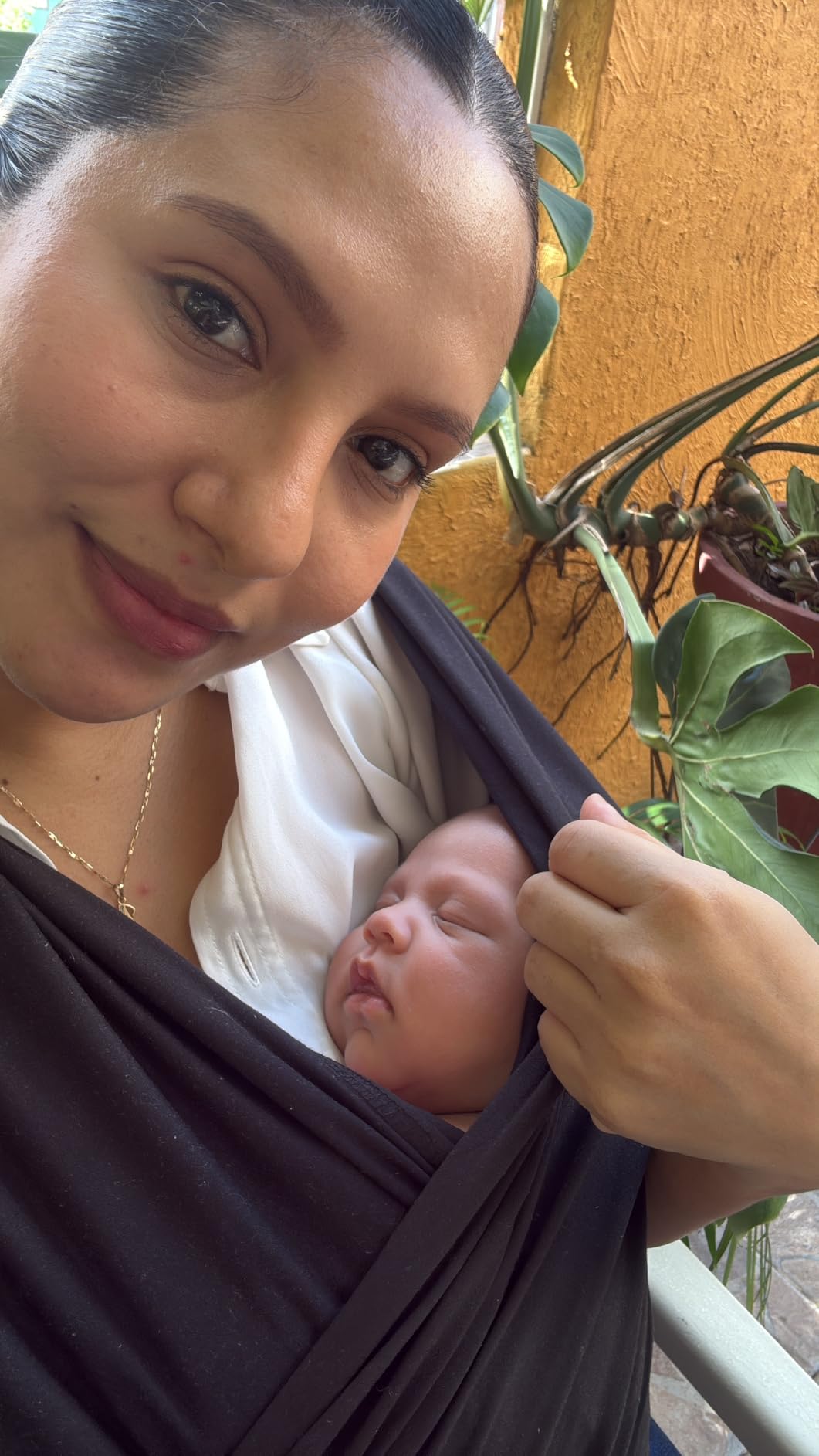Acrabros Baby Wrap Carrier,Hands Free Baby Carrier Sling,Lightweight,Breathable,Softness,Perfect for Newborn Infants and Babies Shower Gift,Black customer photo 2