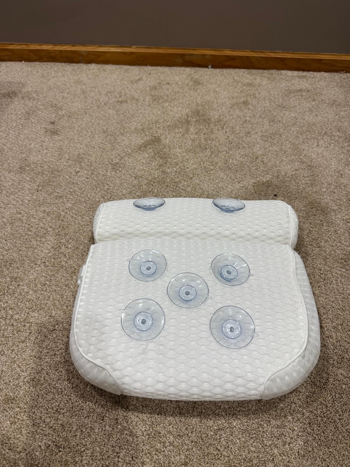 AmazeFan Bath Pillow, Bathtub Spa Pillow with 4D Air Mesh Technology and 7 Suction Cups, Helps Support Head, Back, Shoulder and Neck, Fits All Bathtub, Hot Tub and Home Spa [US. Patent Design] customer photo 1