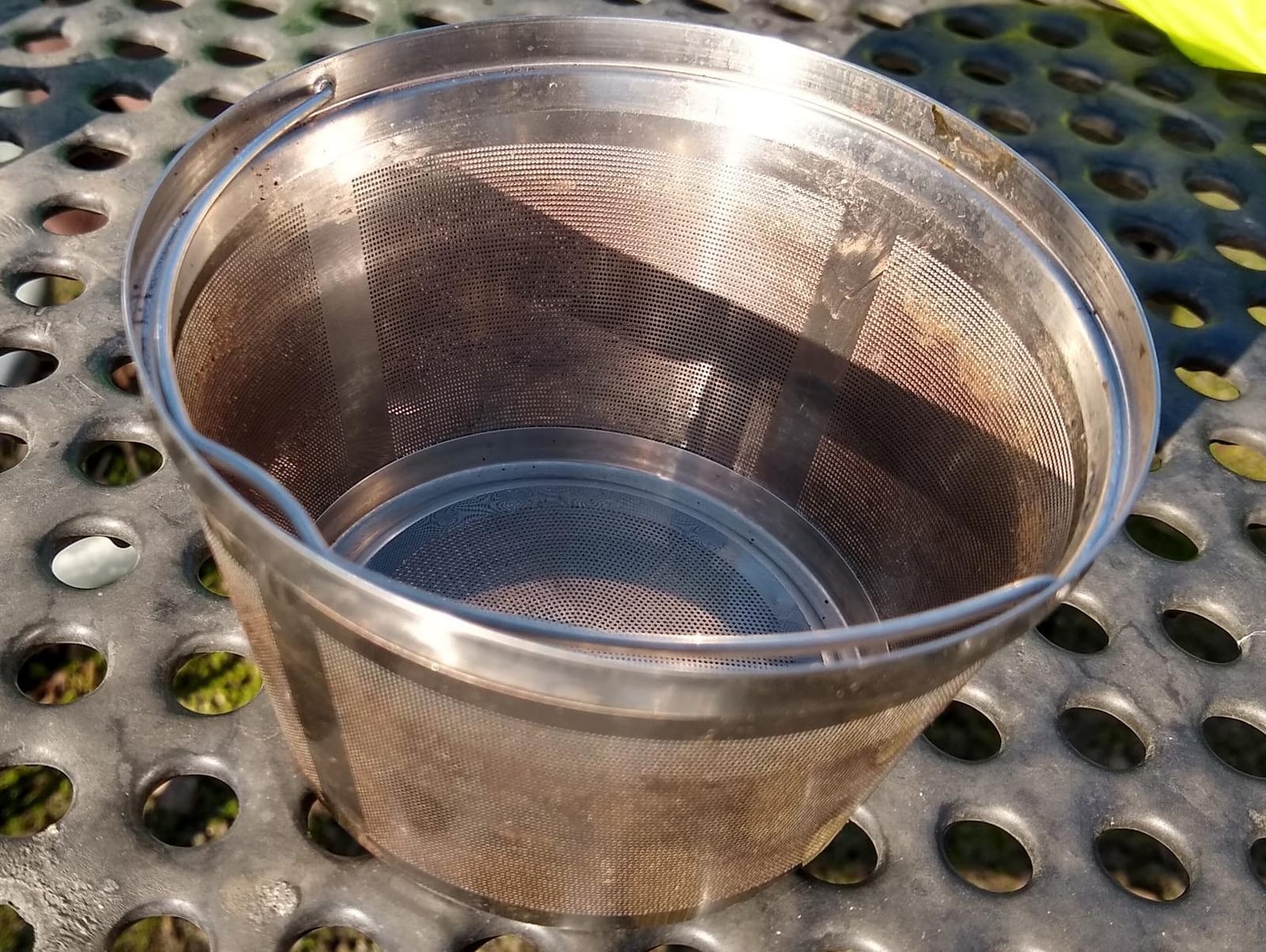 Reusable Coffee Filters 8-12 Cup Permanent Coffee Filters Basket Washable Compatible with Mr. Coffee Black & Decker Coffee Maker Filter 6-12 Cup customer photo 1