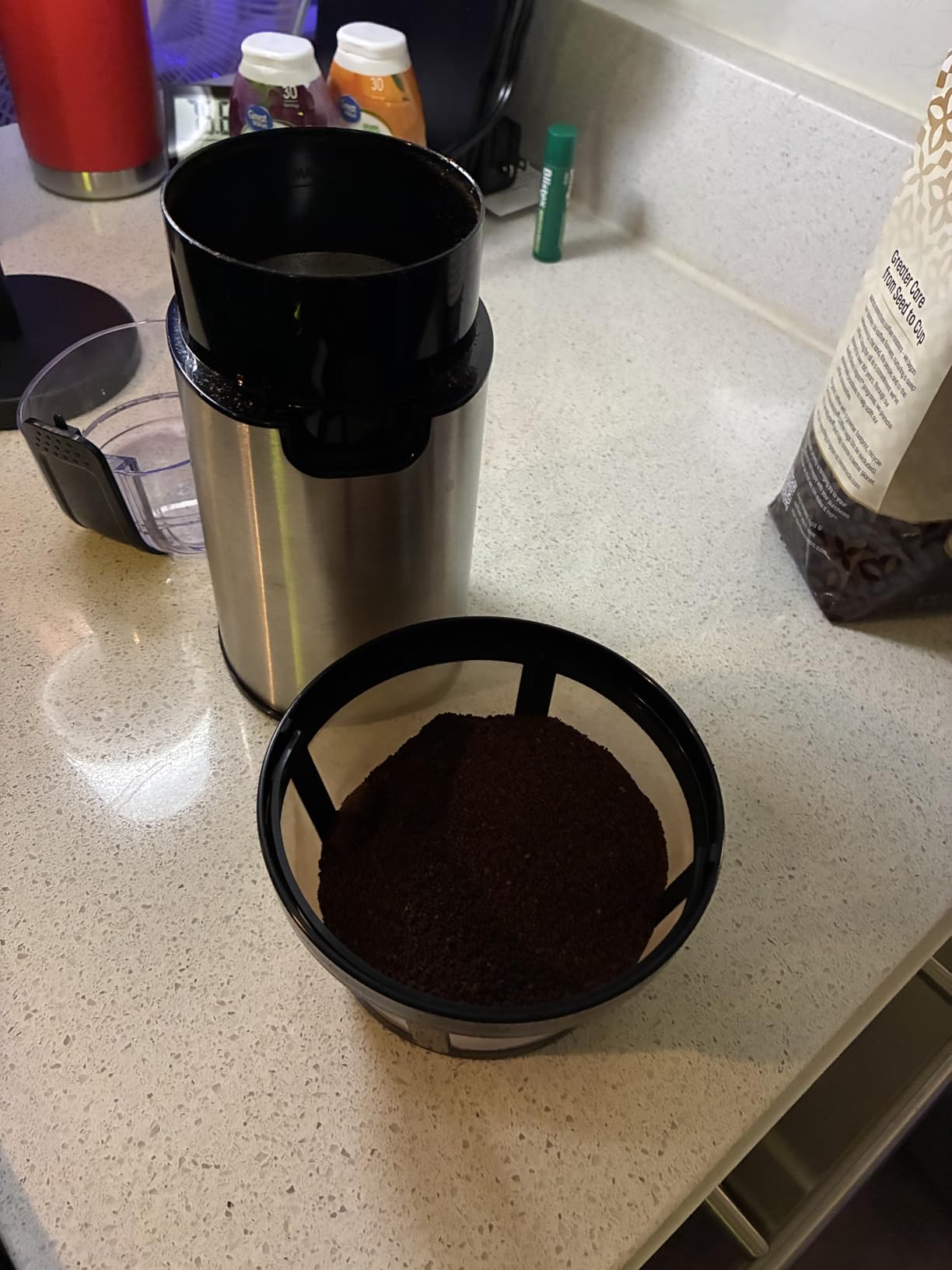 Amazon Basics Fast Electric Coffee Grinder for Home Use, Easy to Use Coffee Bean and Spice Grinder with Heavy-Duty Stainless Steel Grind Blades customer photo 1