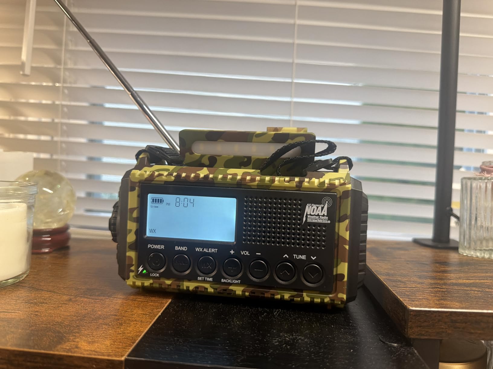 Eoxsmile Emergency Radio with NOAA Weather Alert, Solar Hand Crank Portable customer photo 2