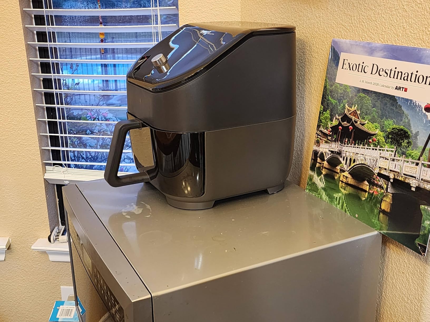 Instant Pot Vortex 6QT XL Air Fryer, 4-in-1 Functions that Crisps, Roasts, Reheats, Bakes for Quick Easy Meals, 100+ In-App Recipes, is Dishwasher-Safe, from the Makers of Instant Pot, Black customer photo 2