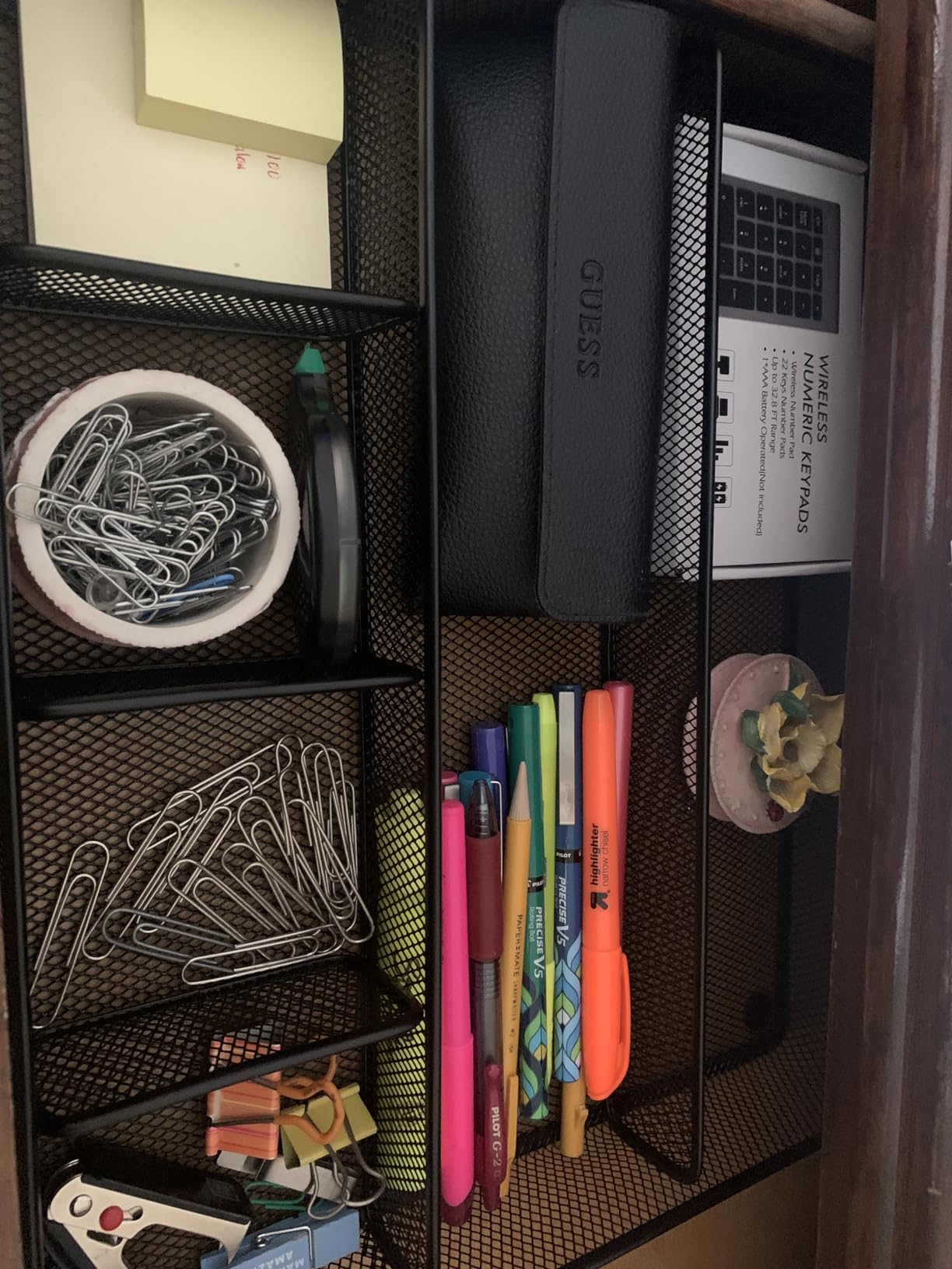 Amazon Basics Metal Mesh Desk Organizer with 6 Compartments, Anti-Slip Pen Holder Storage Tray for Office Supplies and Home, Black customer photo 1