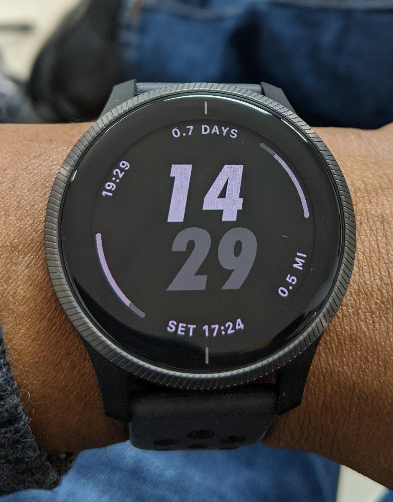 Garmin 010-02173-11 Venu, GPS Smartwatch with Bright Touchscreen Display, Features Music, Body Energy Monitoring, Animated Workouts, Pulse Ox Sensor and More, Black customer photo 2