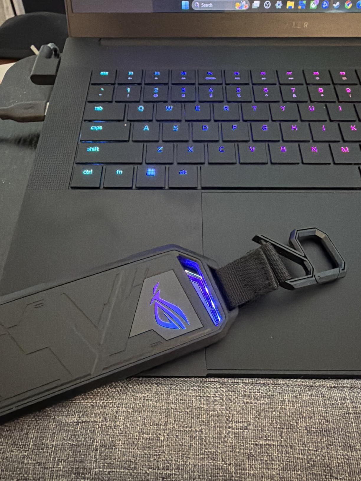 ASUS ROG Strix Arion Aluminum Alloy M.2 NVMe SSD Enclosure Case Adapter, USB 3.2 Gen 2 Type-C ,10 Gbps, USB-C to C and USB-C to A Cables, Fits PCIe 2280/2260/2242/2230 M Key/B+M Key, 1 Year Warranty customer photo 1