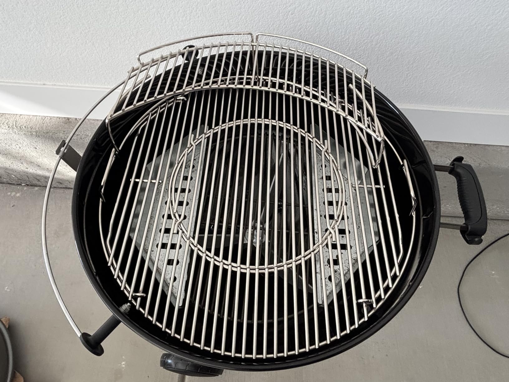Weber® Master-Touch Charcoal Grill, 22-Inch, Deep Ocean Blue | Premium Outdoor BBQ Grill with Tuck-Away Lid Holder & One‑Touch™ Cleaning System, Porcelain‑Enameled Kettle customer photo 1