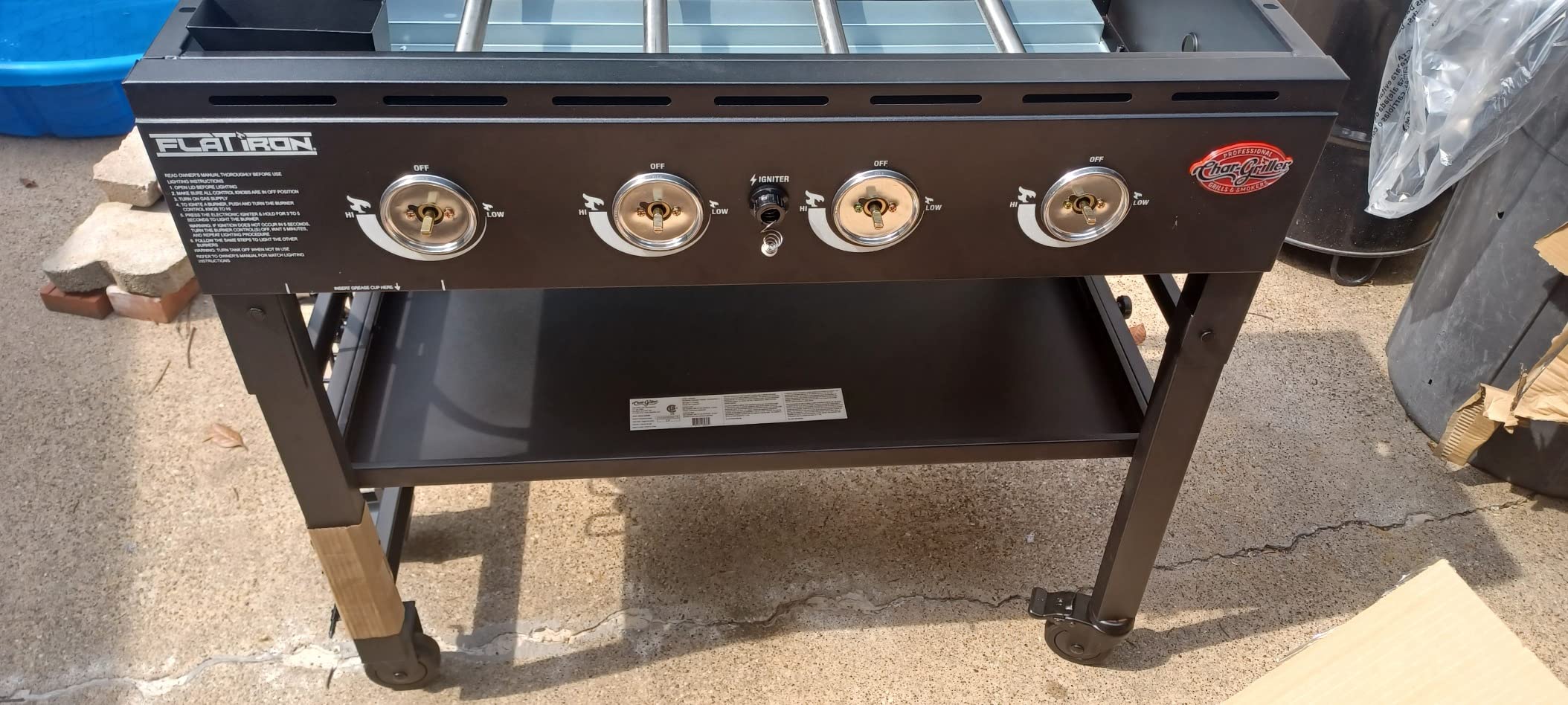 Char-Griller® Flat Iron 4-Burner Propane Gas Flat-Top Griddle with Steel Griddle Top, Wind Guards and Instant-Ignition, 775 Cooking Square Inches in Black, Model E8936 customer photo 1