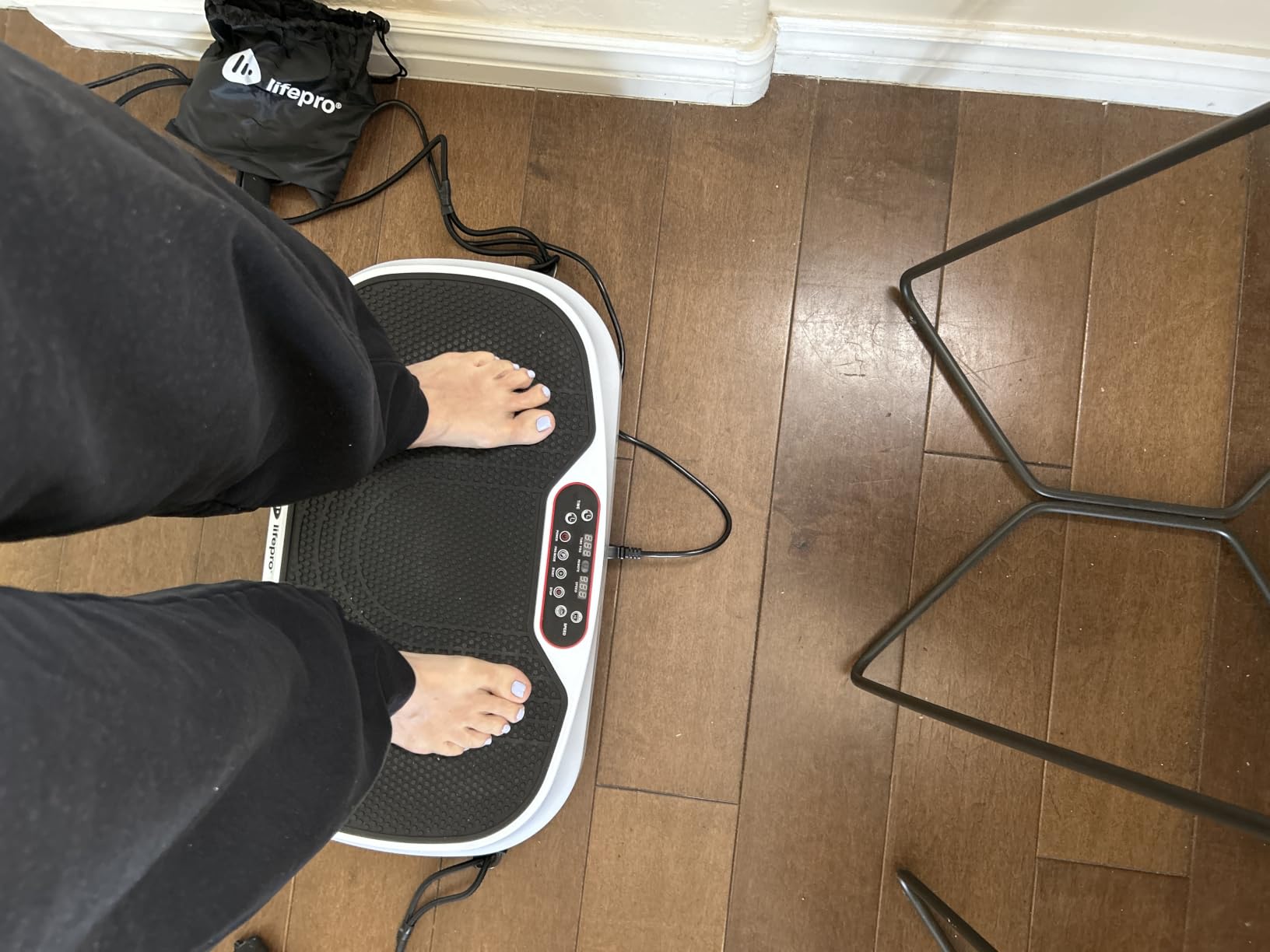 Lifepro Waver Mini Vibration Plate Exercise Machine with Resistance Bands customer photo 2