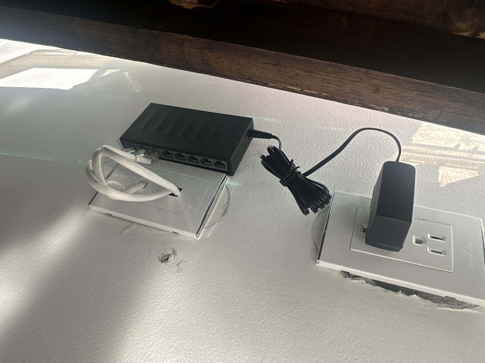 TP-Link LS1008G, Litewave 8 Port Gigabit Unmanaged Switch customer photo 2