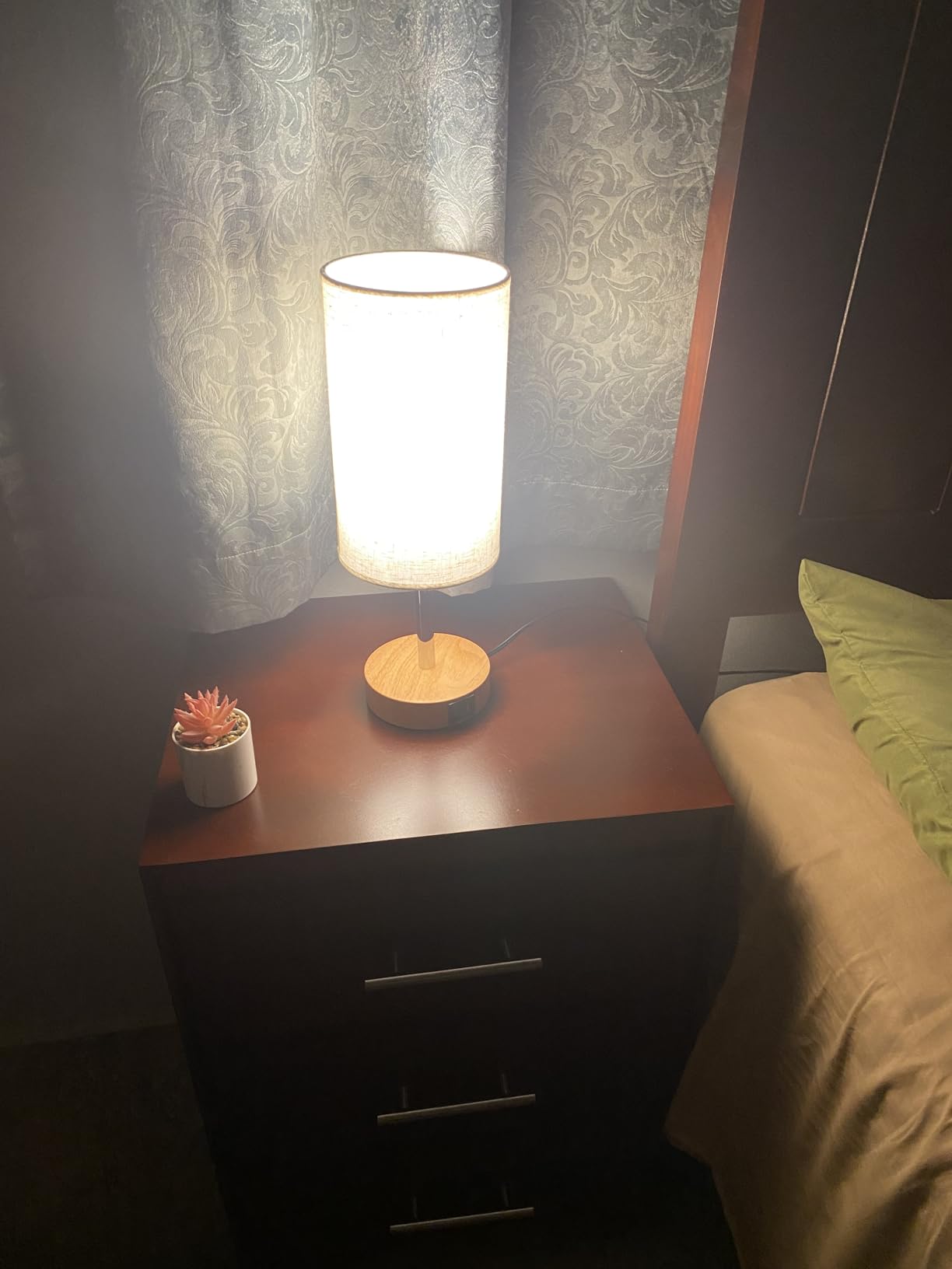 Yarra-Decor Bedside Table Lamp with USB Ports, Touch Dimmable Nightstand customer photo 2