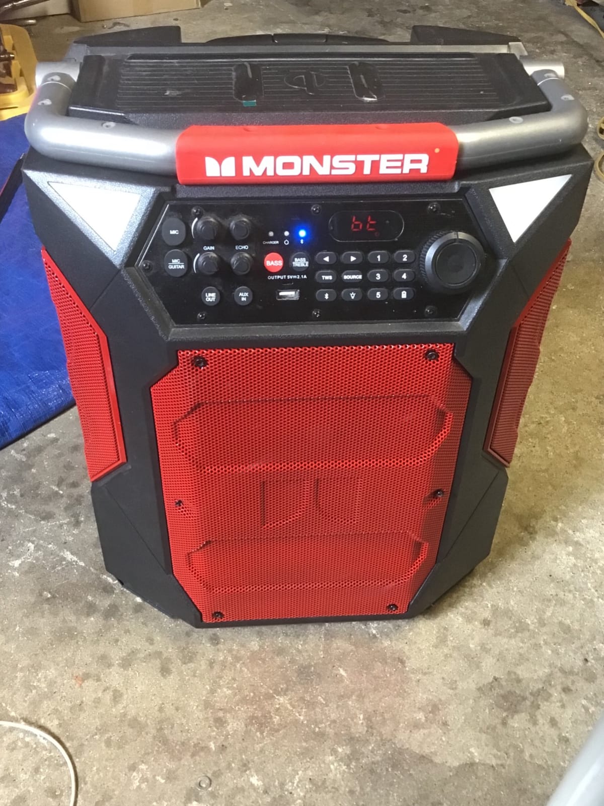 Monster Rockin’ Roller 270 Indoor/Outdoor Portable Bluetooth Speaker | up to 200W of 270 Degree Sound & up to 100 Hours of Playtime customer photo 2