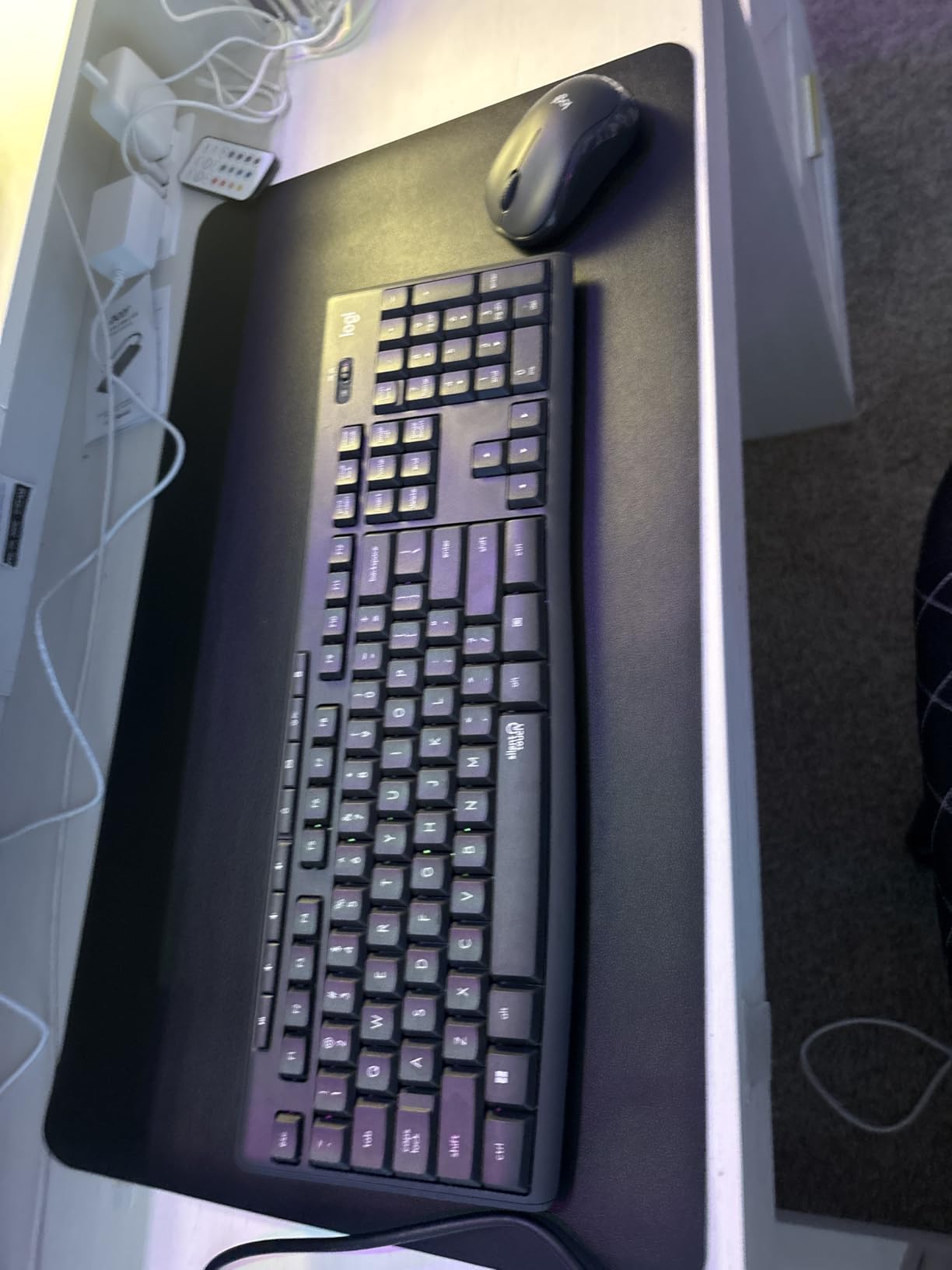 Logitech MK295 Full Size Silent Wireless Keyboard Mouse Combo - Graphite | Full size keyboard with SilentTouch technology, compact ambidextrous mouse with silent click switches, Windows compatible customer photo 2