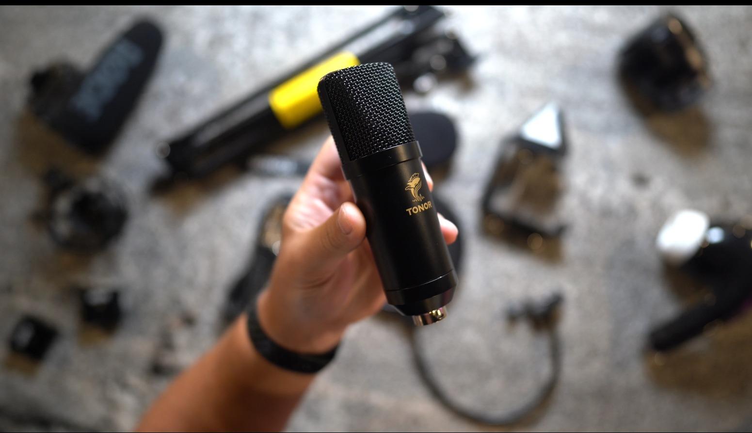 TONOR XLR Condenser Microphone, Professional Cardioid Studio Mic Kit with T20 Boom Arm, Shock Mount, Pop Filter for Recording, Podcasting, Voice Over, Streaming, Home Studio, YouTube (TC20) customer photo 1