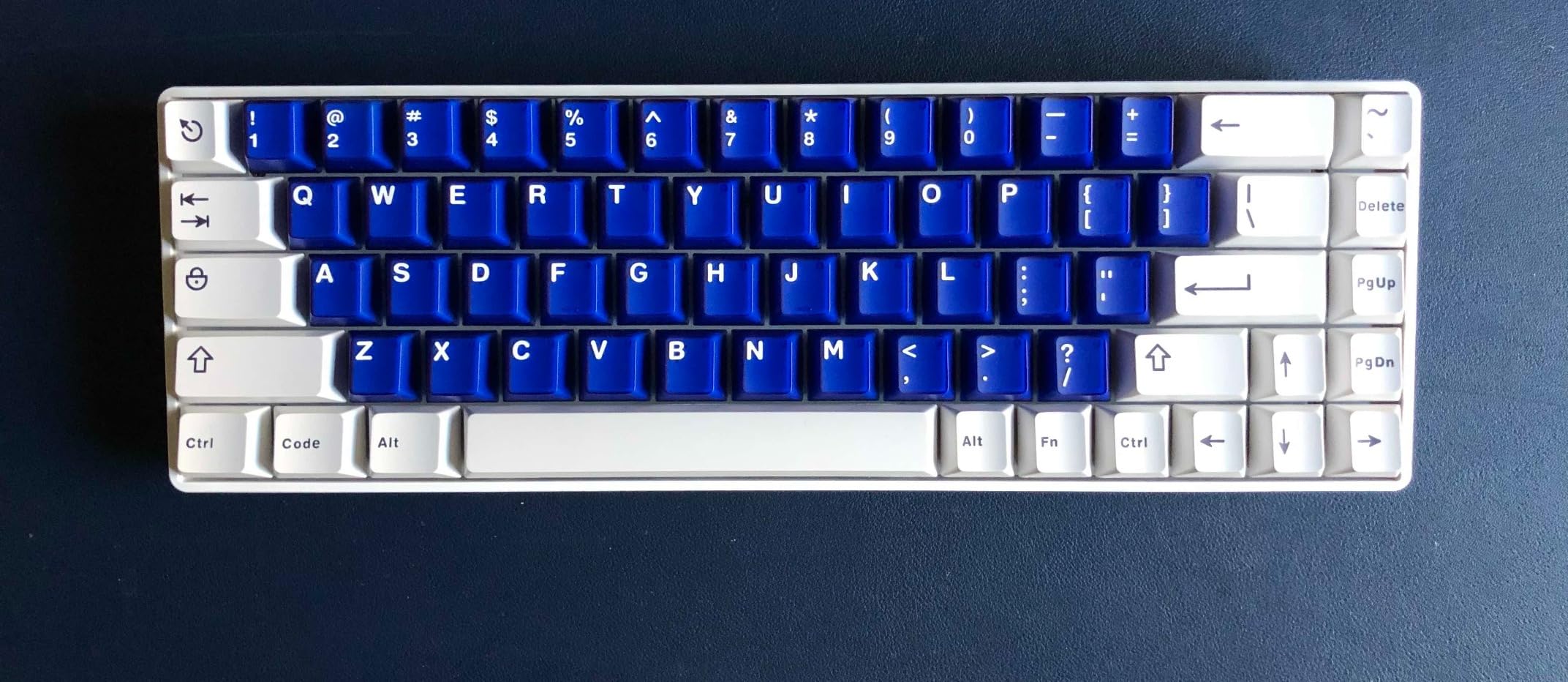 RK ROYAL KLUDGE RK68 Wireless Hot Swappable 65% Mechanical Keyboard Gaming | 68 Keys Compact BT5.0 Gaming Keyboard with Stand-Alone Arrow/Control Keys, Software Supports, Blue Backlit, RK Custom Switch customer photo 2