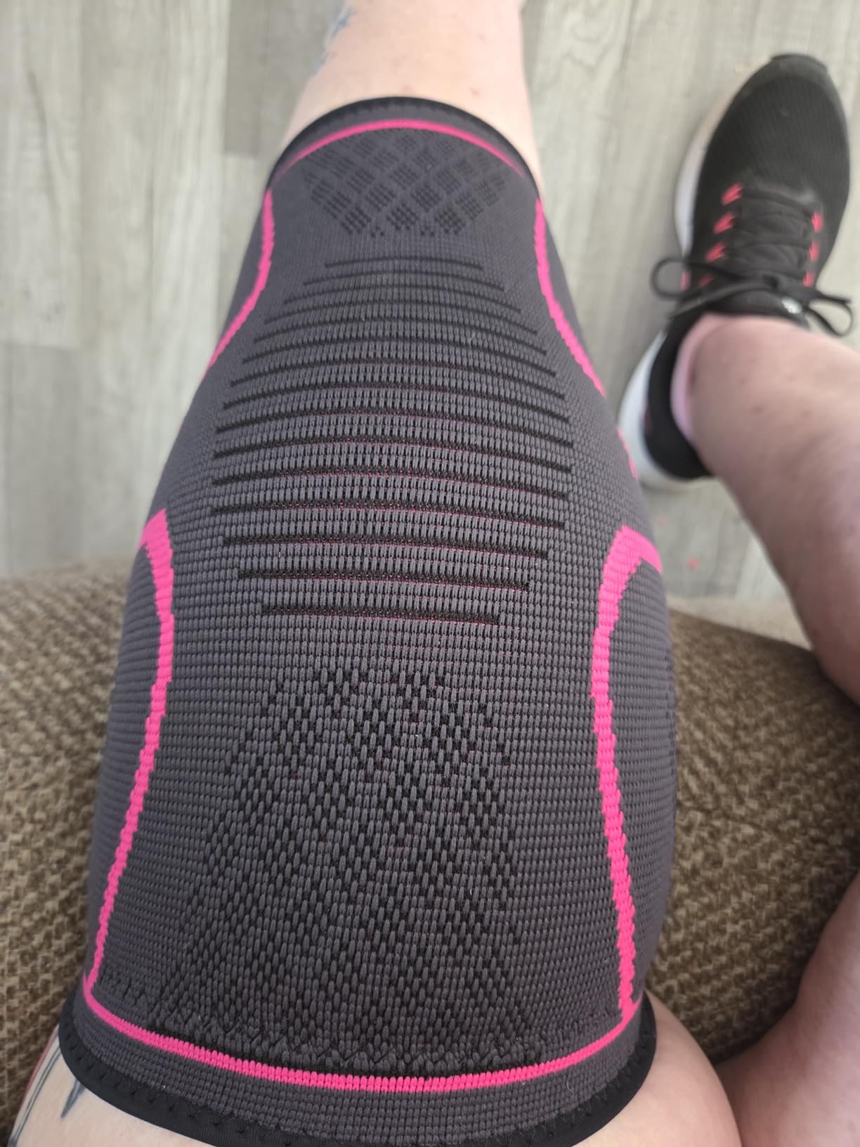 Knee Brace Knee Support Wrap for Pain Relief, Workout, Swelling & Recovery customer photo 2