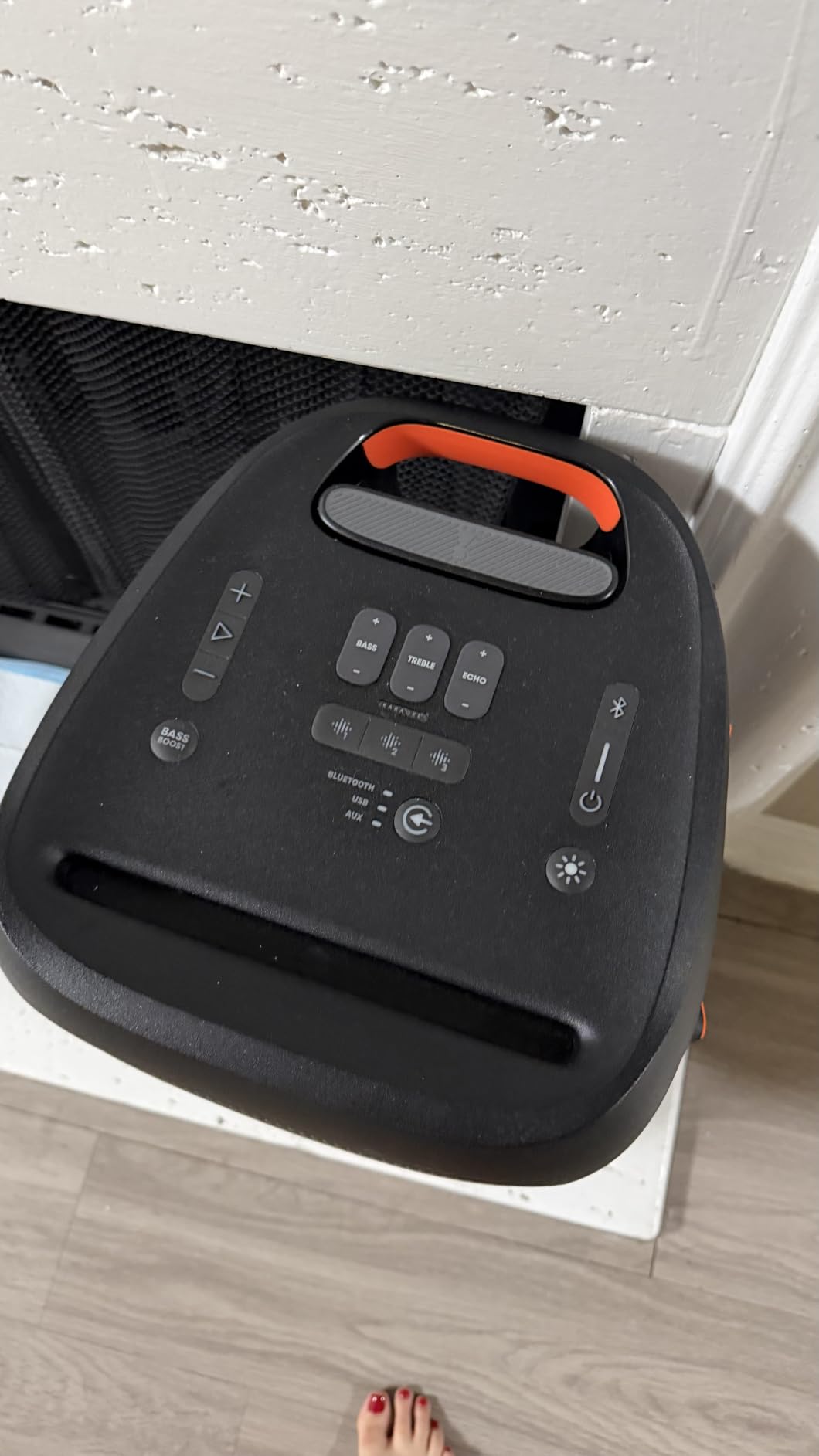 JBL Partybox 310 - Portable Party Speaker with Long Lasting Battery, Powerful JBL Sound and Exciting Light Show,Black customer photo 2