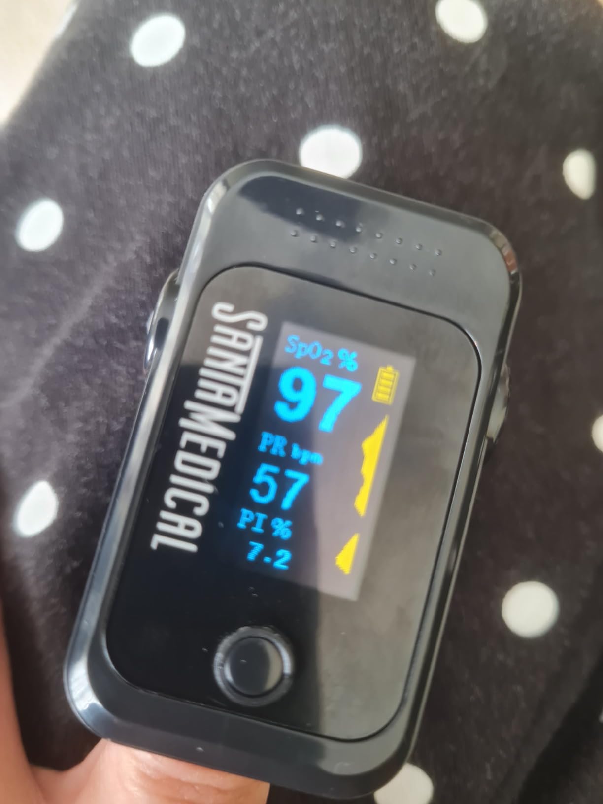 Santamedical Dual Color OLED Pulse Oximeter Fingertip Monitor (SpO2) customer photo 1