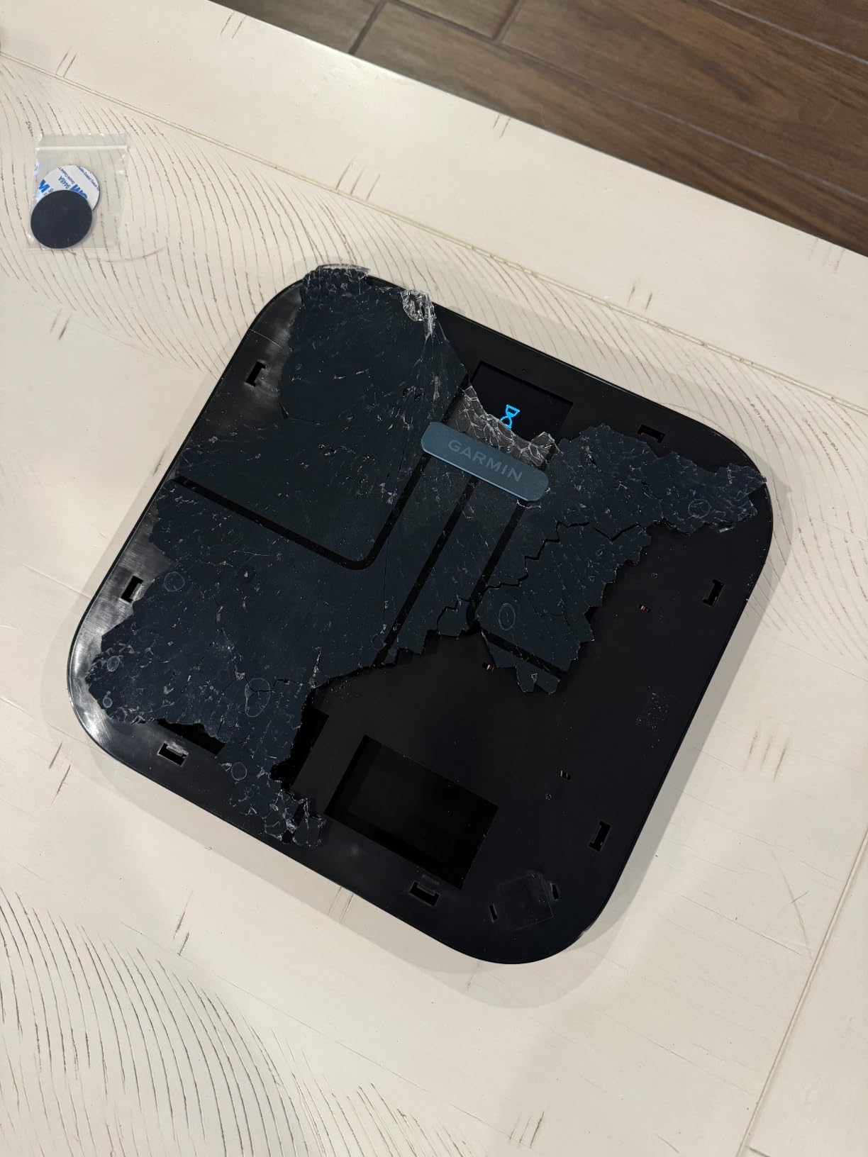 Garmin Index S2, Smart Scale with Wireless Connectivity, Measure Body Fat, Muscle, Bone Mass, Body Water% and More, White (010-02294-03) customer photo 1