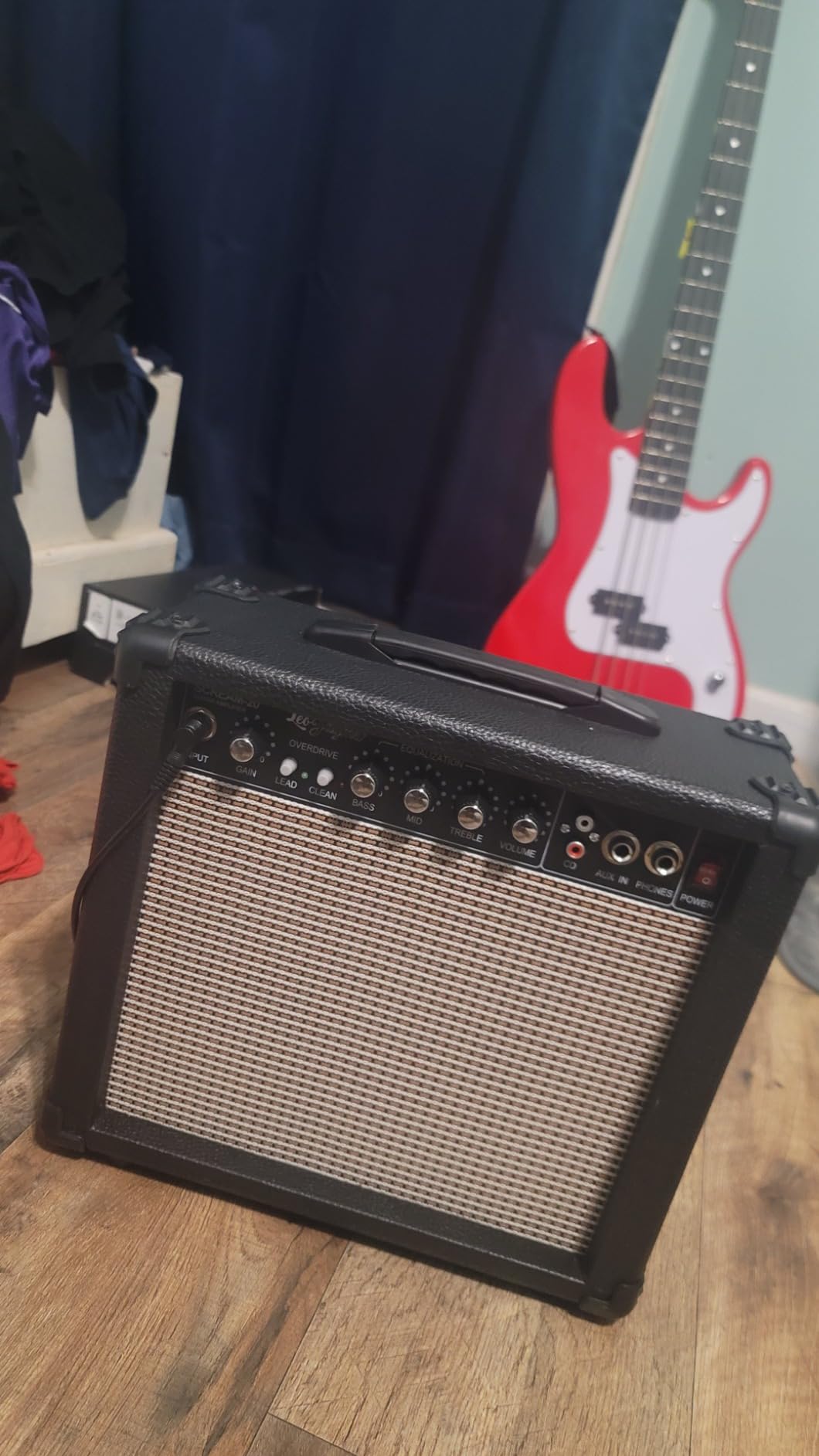 Leo Jaymz 20W Electric Guitar Amplifier - Clean and Distortion Channel - 3 Band Equalization and CD Line Input - Recording Studio, Practice Room, Small Courtyard (6.5
