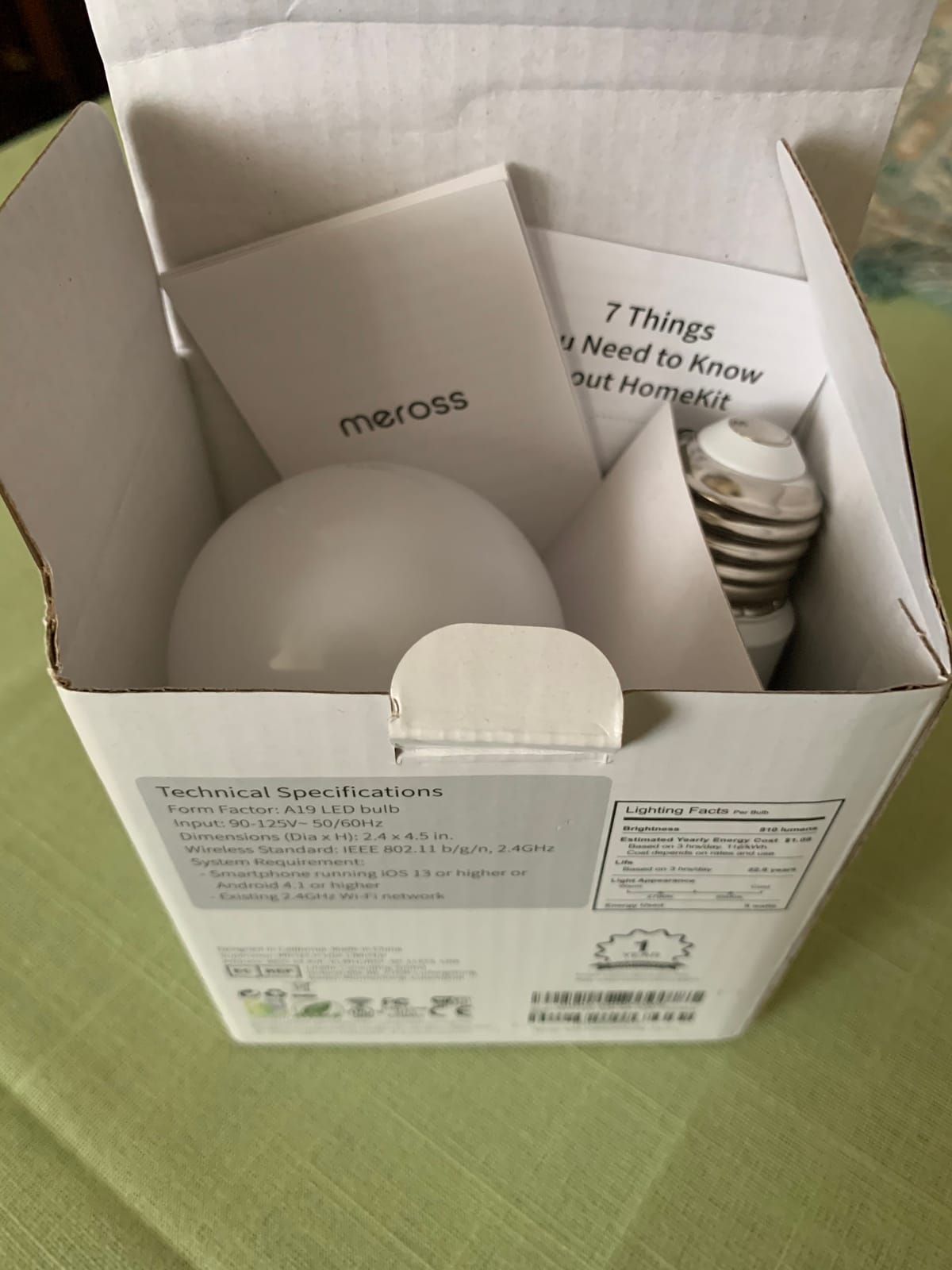 meross Smart LED Light Bulb, Supports Apple HomeKit Dimmable E26 Multicolor customer photo 2