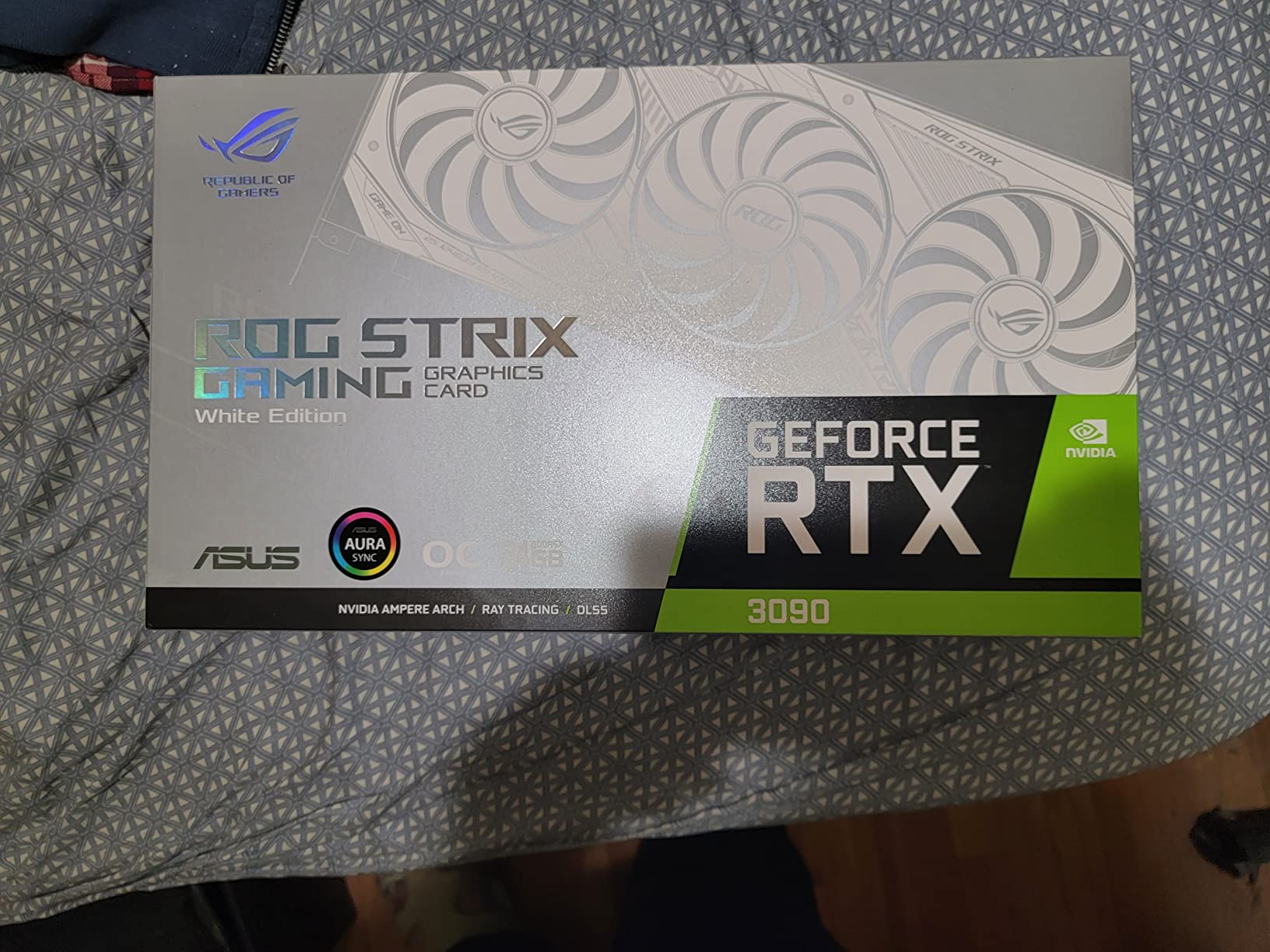 ASUS ROG STRIX NVIDIA GeForce RTX™ 3090 White OC Edition Gaming Graphics Card (PCIe 4.0, 24GB GDDR6X, HDMI 2.1, DisplayPort 1.4a, White color scheme, Axial-tech Fan Design, 2.9-slot, Super Alloy Power customer photo 2