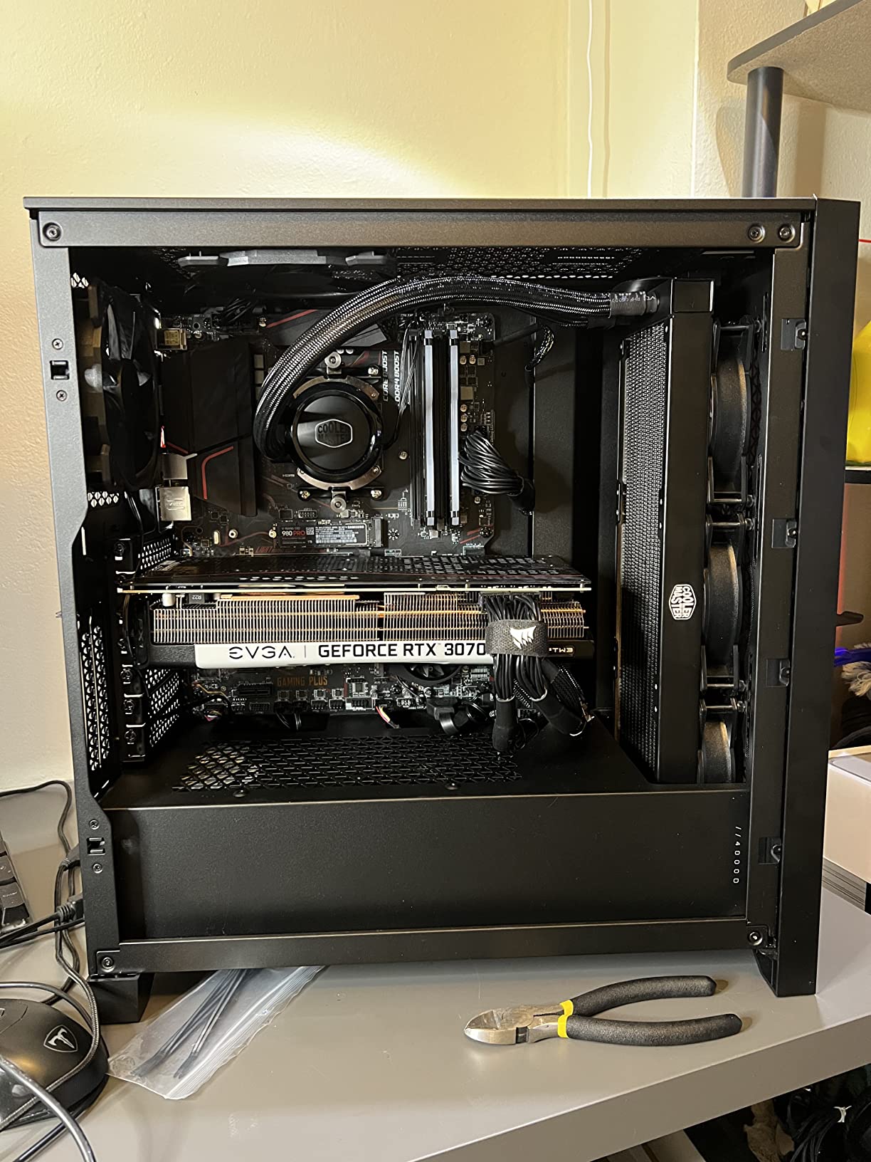 CORSAIR RM850x ATX 850W Power Supply – Black customer photo 2