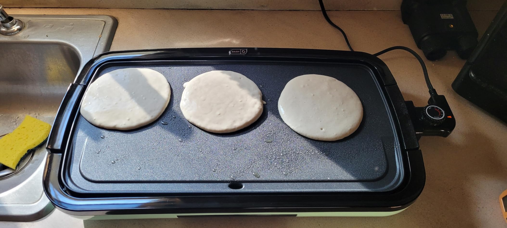 Dash Deluxe Everyday Electric Griddle, Removable Nonstick Plate, Black | Flat Top Grill with Drip Tray, Temperature Control, Large 20-Inch Cooking Surface for Pancakes, Eggs, Burgers, & Bacon customer photo 1