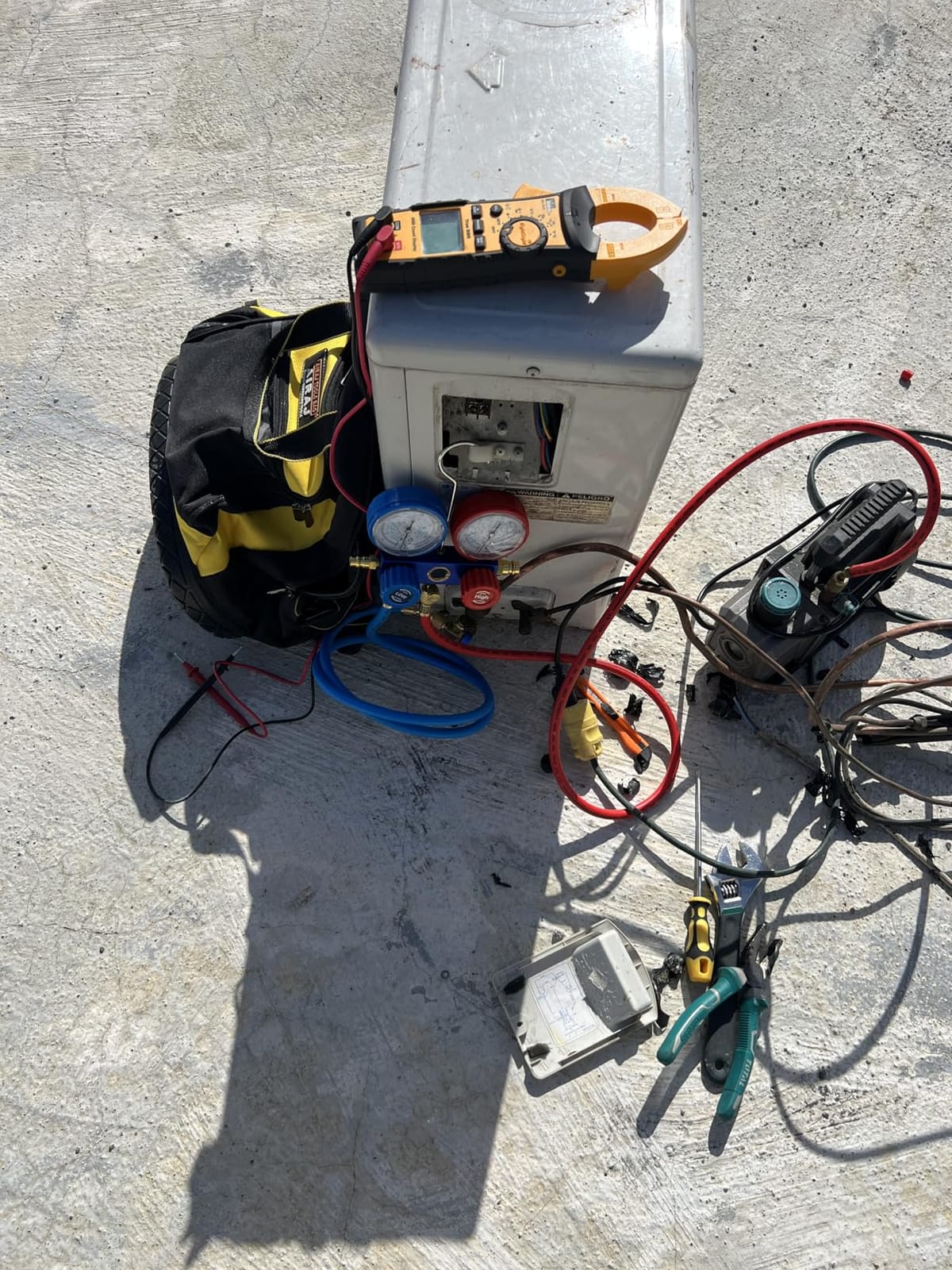 Ideal Electrical 61-747 TightSight Clamp Meter, 400A AC/DC, 600V TRMS customer photo 2