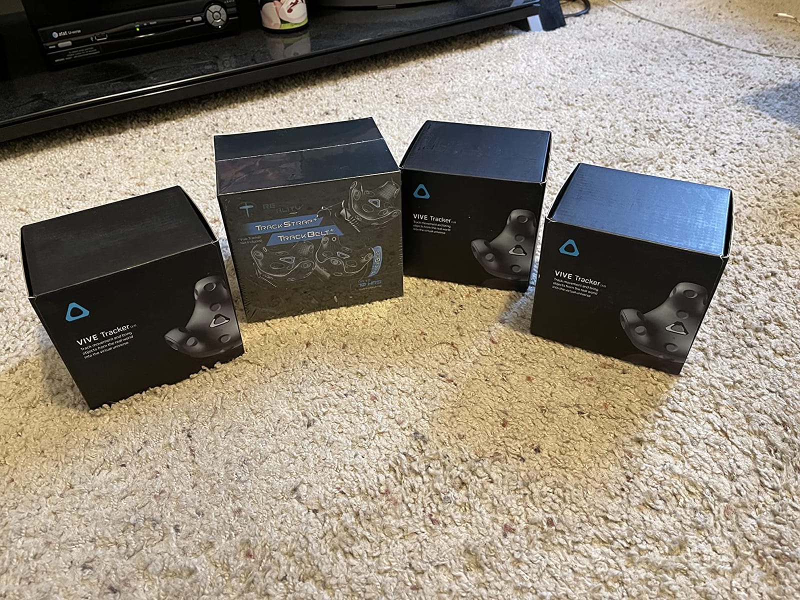 HTC VIVE Tracker (3.0) – Full-Body Tracking for SteamVR, VRChat, Motion Capture customer photo 1