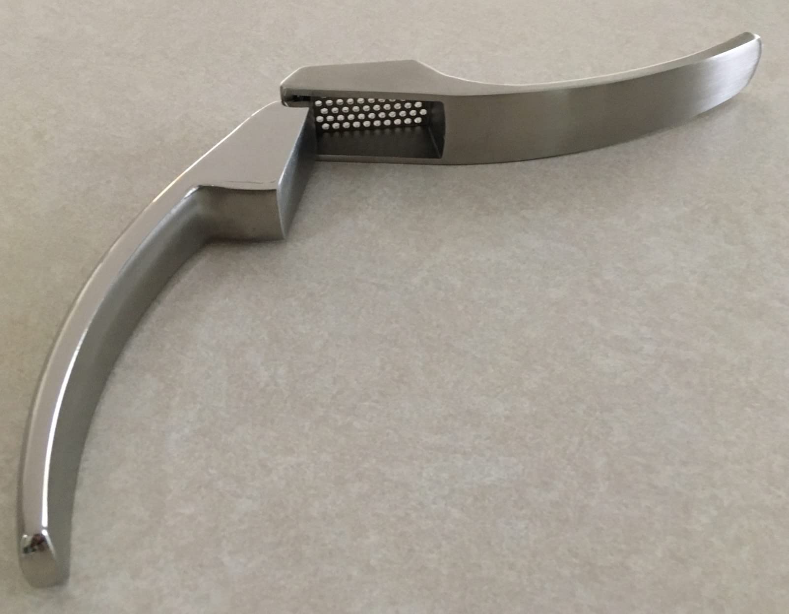 Gourmet Easy Garlic Press Lifetime Replacement, No Need to Peel, Fine Mince customer photo 2