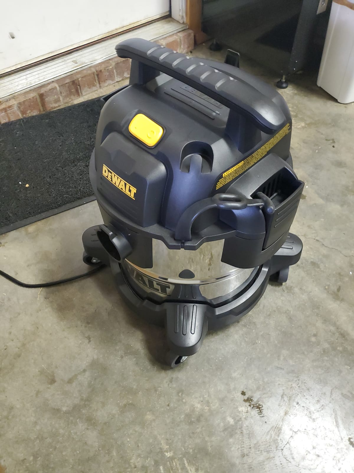 DEWALT DXV05S 5 Gallon 4 Peak HP Shop Vacuum Wet and Dry with Blower customer photo 1